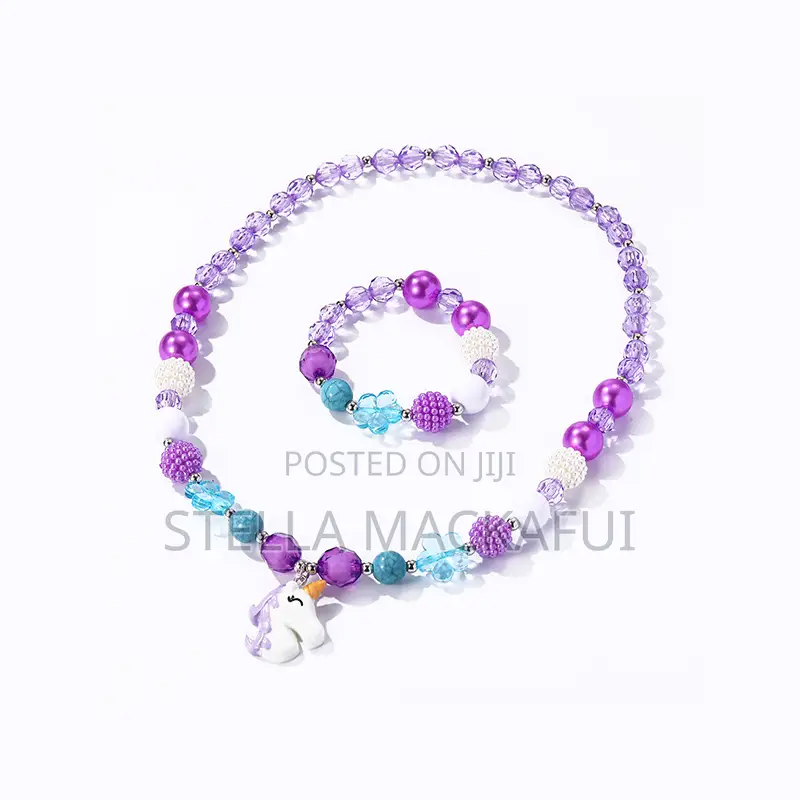 Pretty Necklace With Bracelet