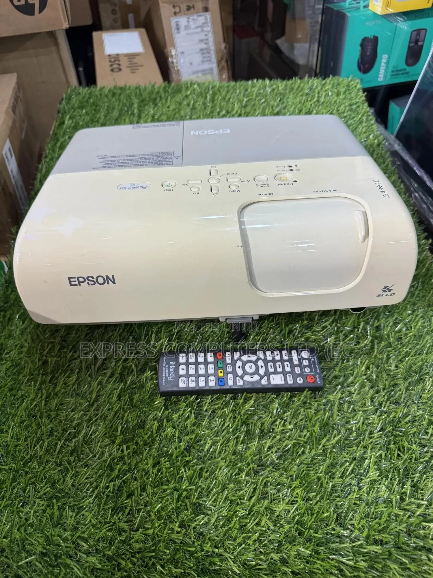 Epson Powerlite S5 Conference Room Projector Lumen 2000