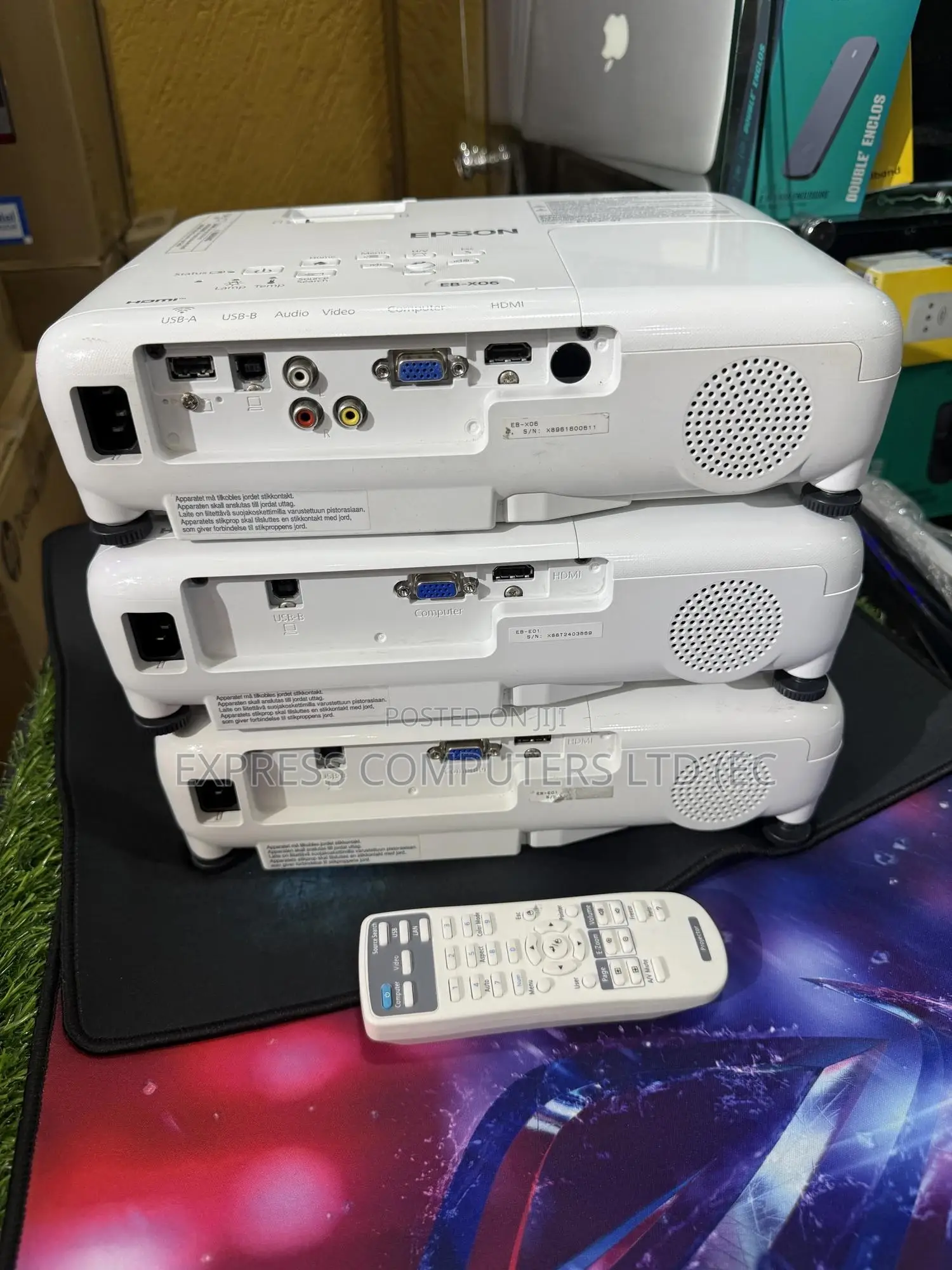 Epson Eb-E01 Xga Projector Brightness: 3300lm With Hdmi Port