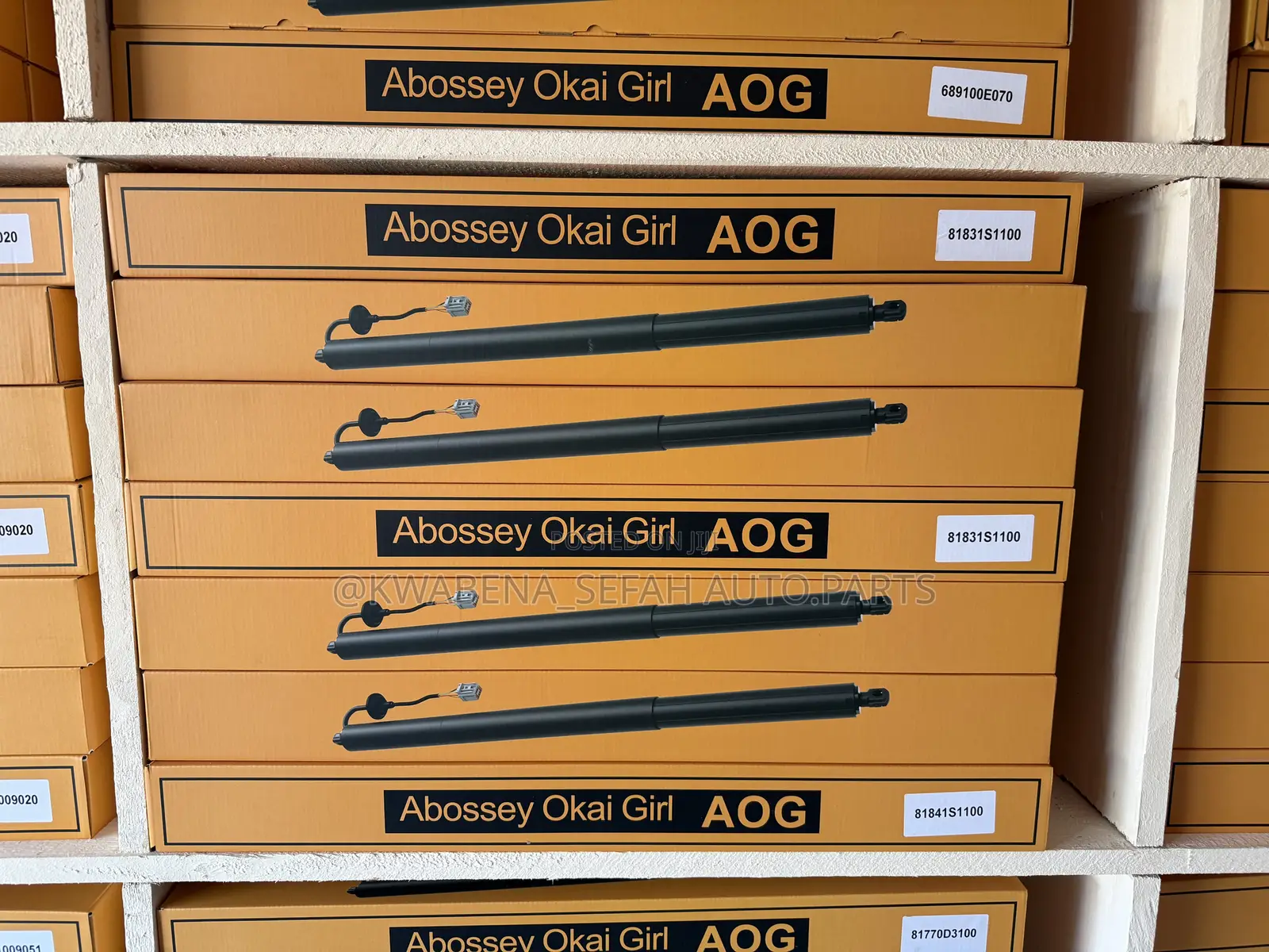 Original Car Bonnet And Butts Shock Absorbers Available For All Cars