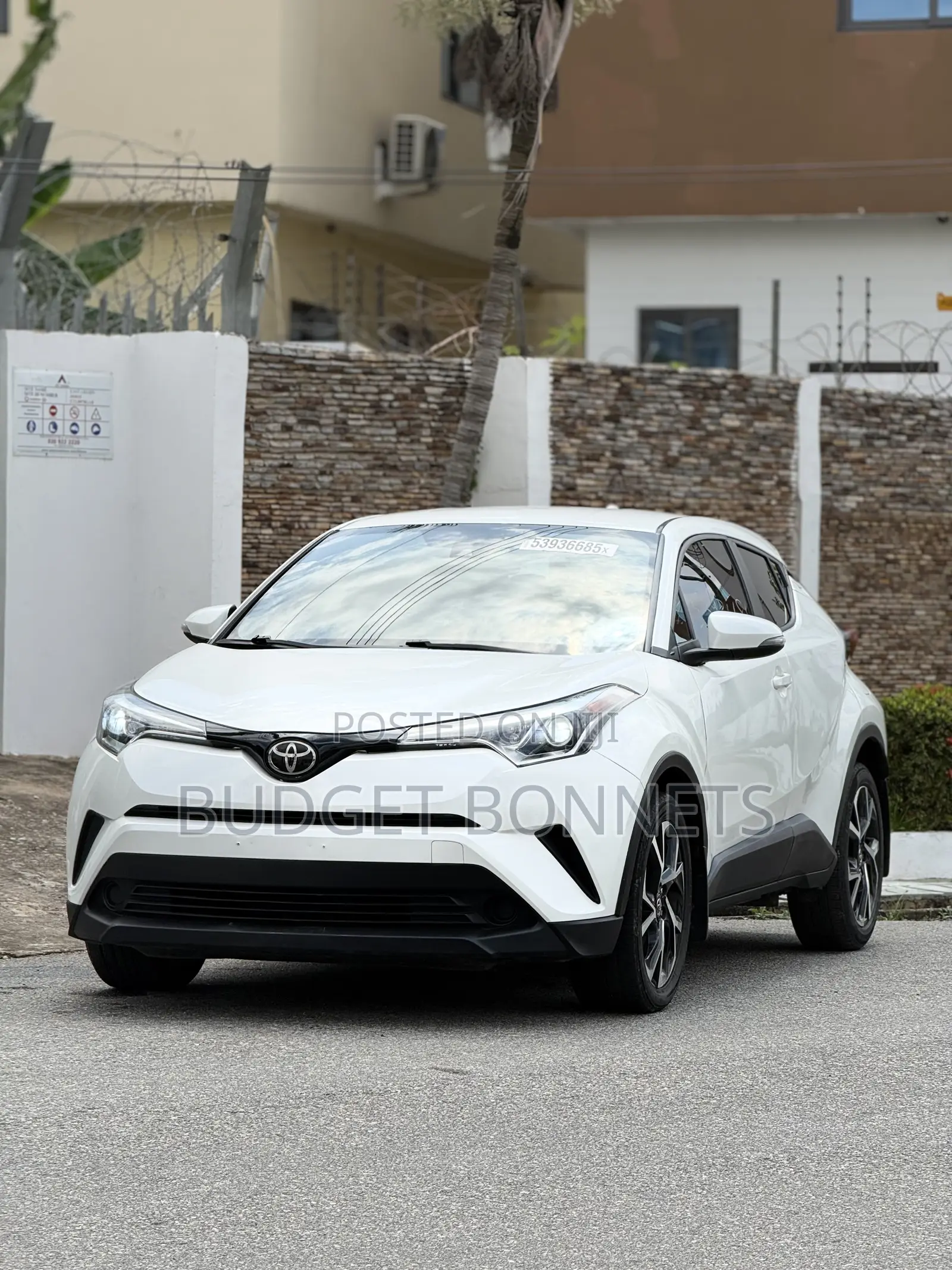 Toyota C-HR XLE FWD 2019 White