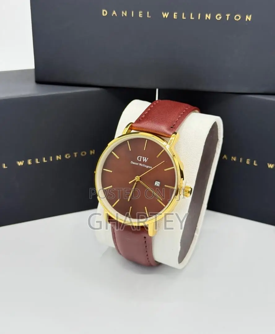 Daniel Wellington Classic Analog Watch