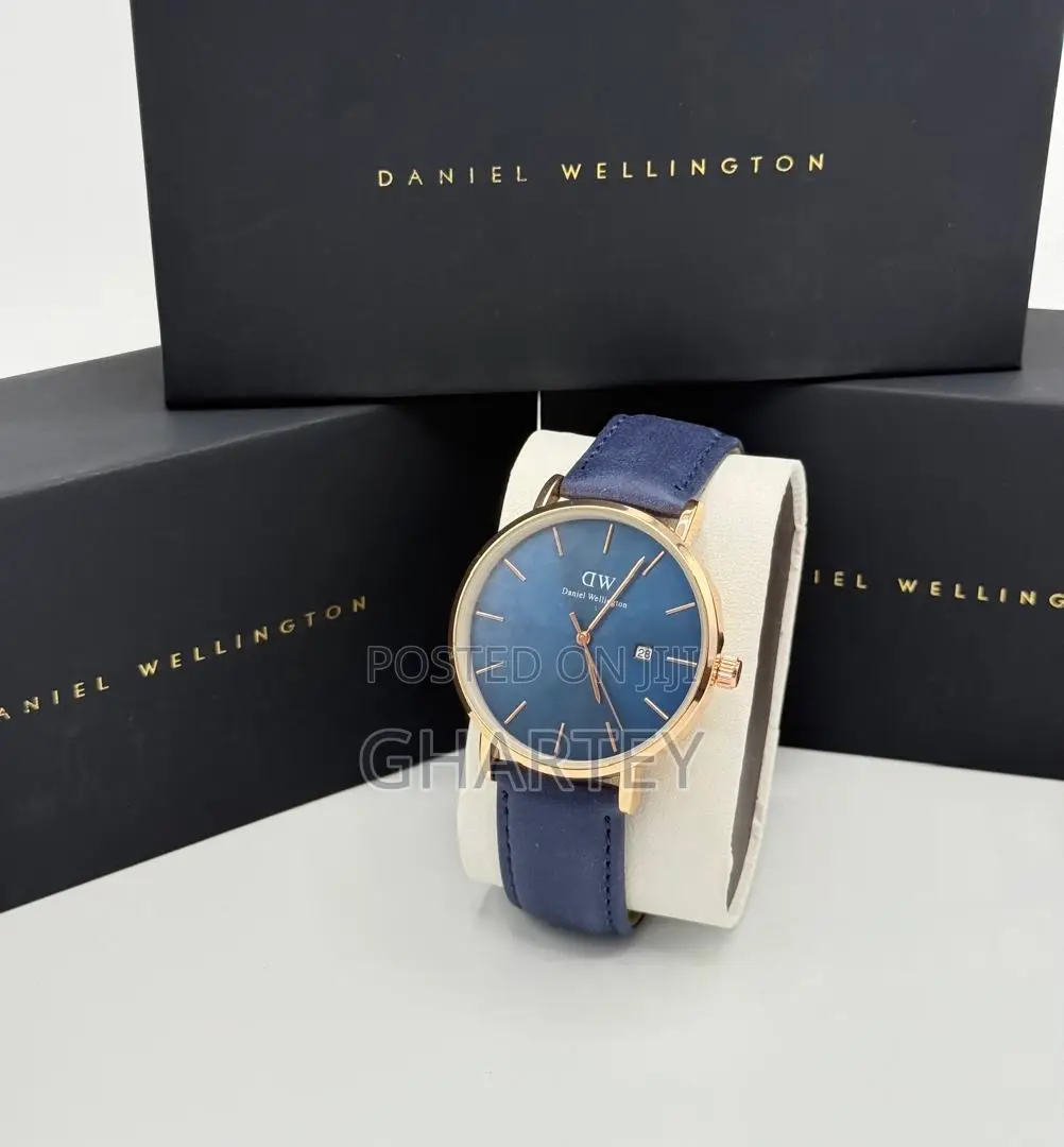 Daniel Wellington Classic Analog Watch