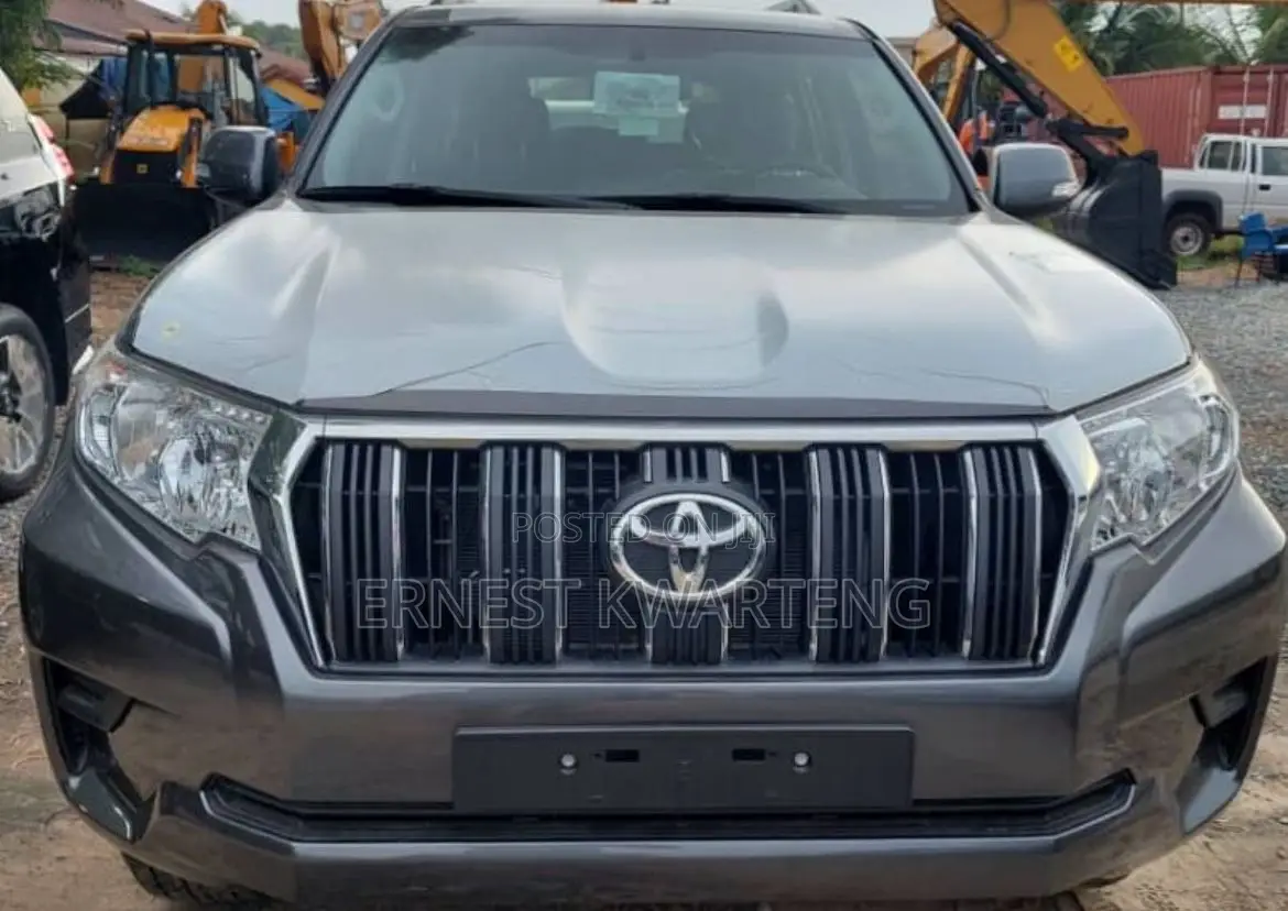 New Toyota Land Cruiser Prado 2.8 2023 Silver