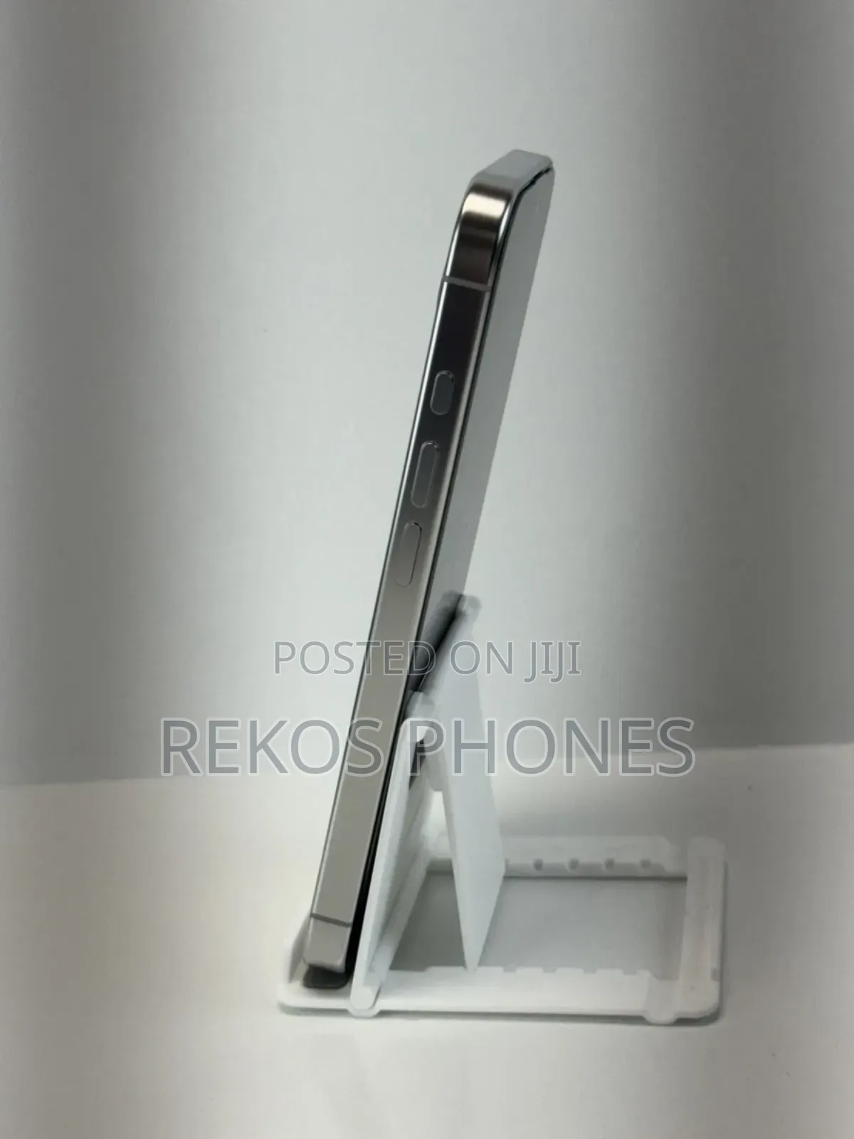 New Apple iPhone 16 Pro 128 GB Silver