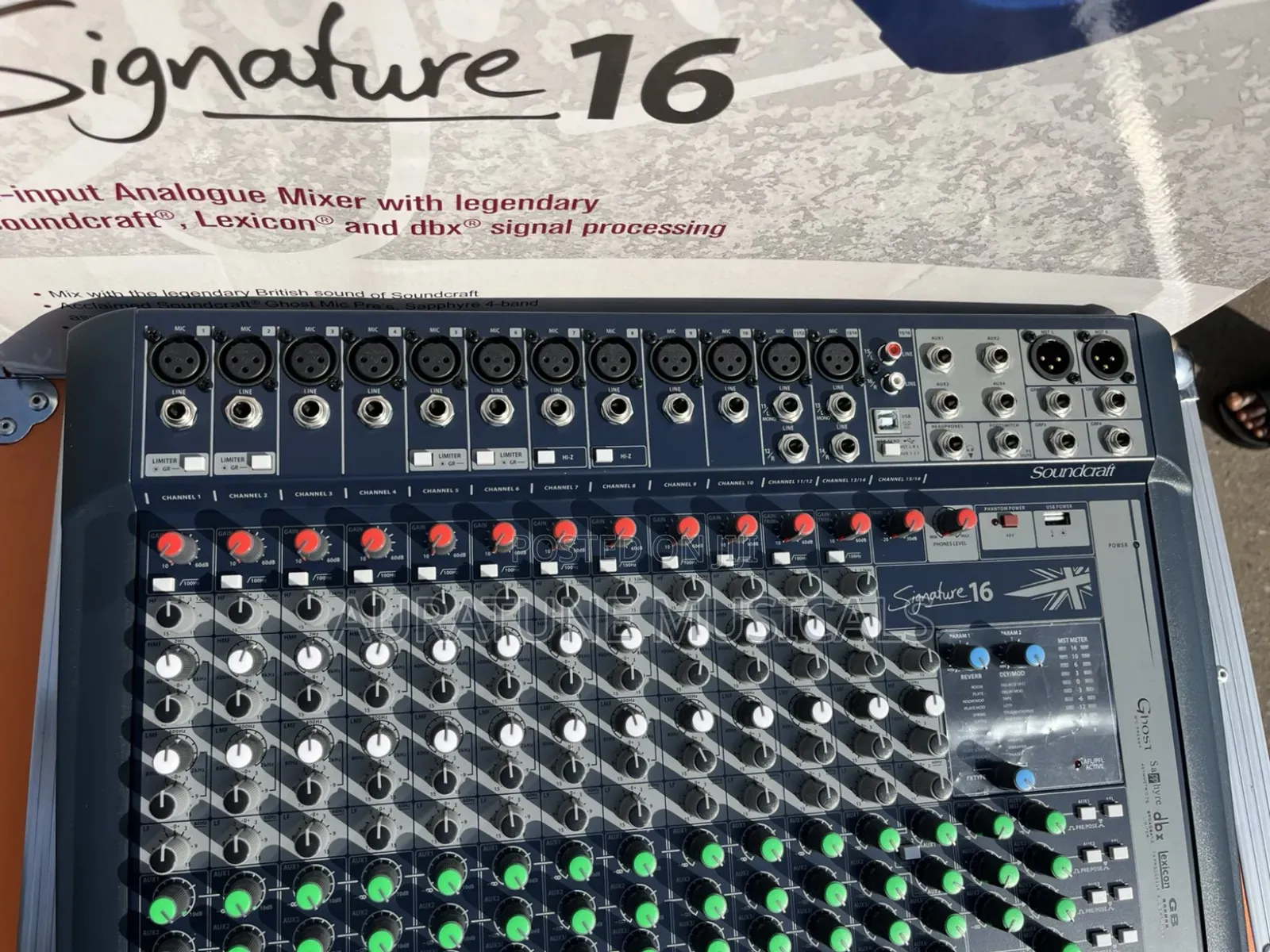 Soundcraft Signature 16 Channel Mixer