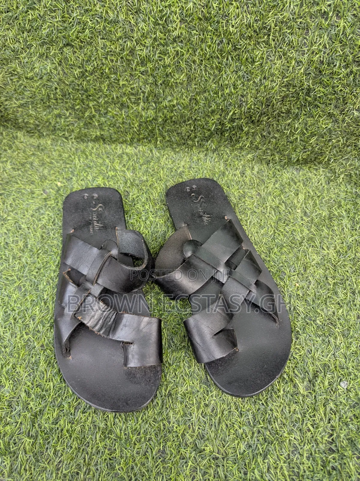 Soci Local Made Leather Sandals