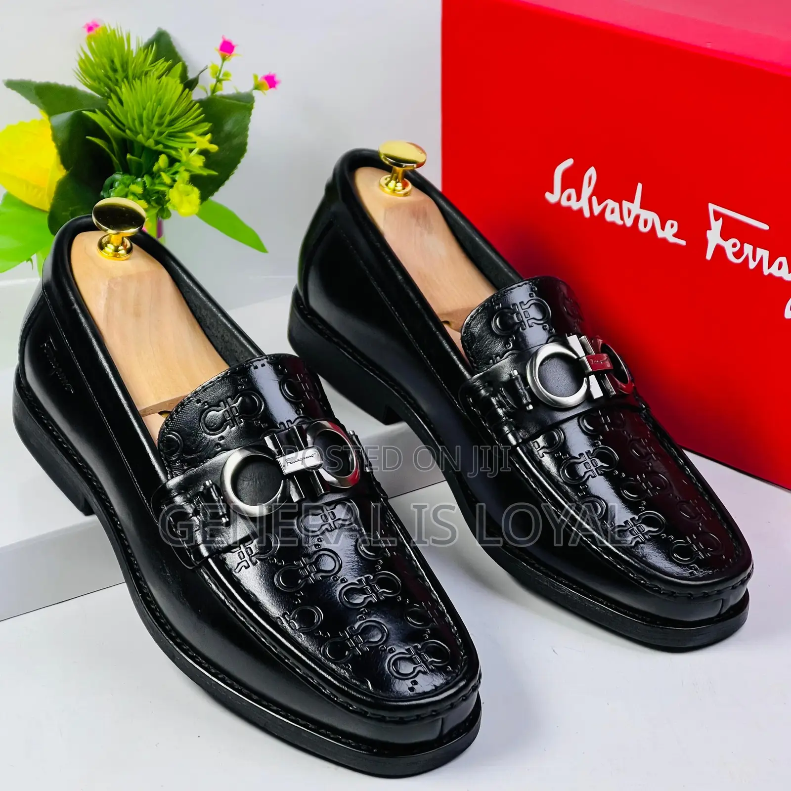Salvatore Ferragamo Black  Solid Leather Men’S Loafer