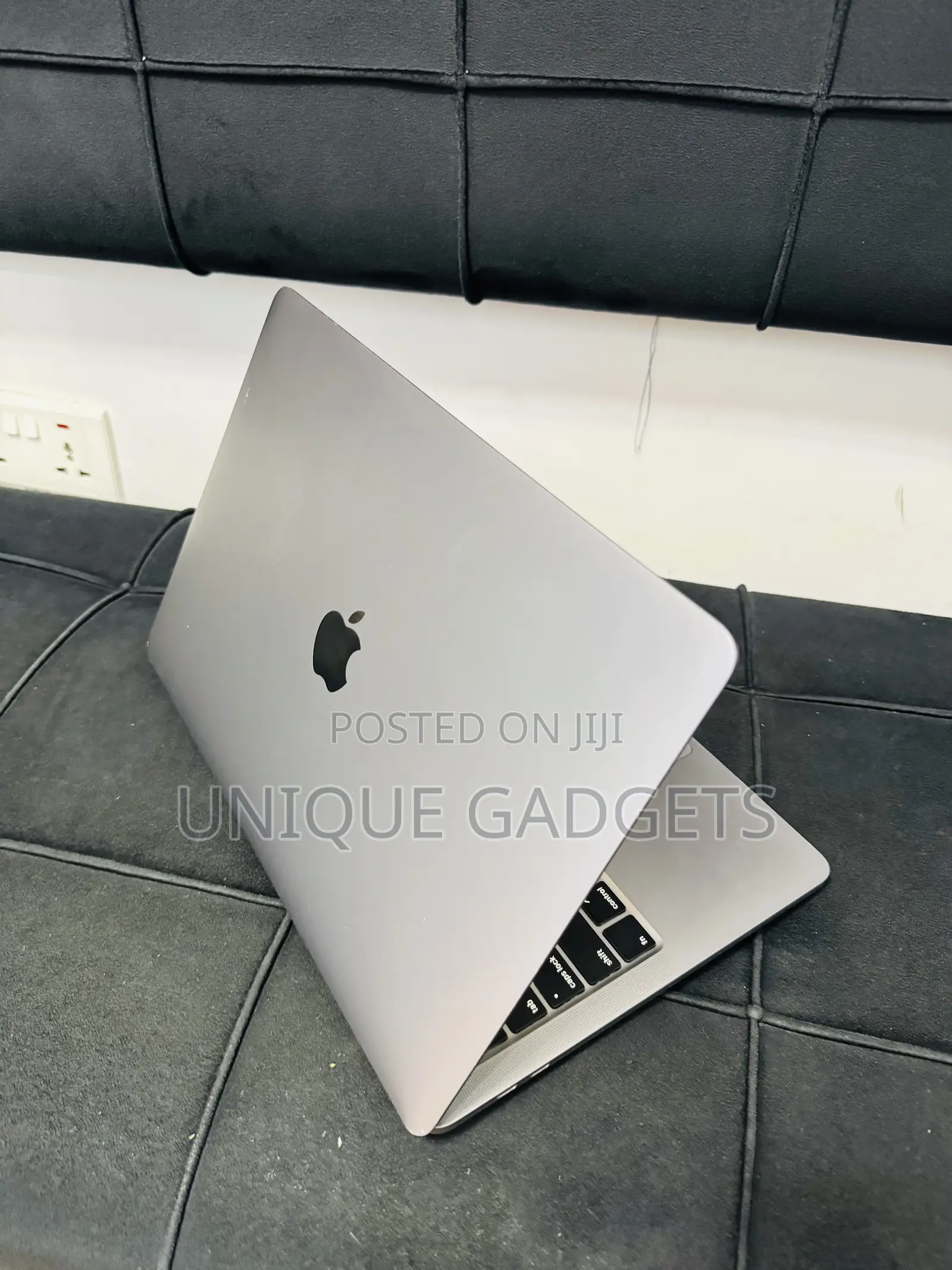 Laptop Apple MacBook Pro 2020 16GB Intel Core I5 SSD 512GB