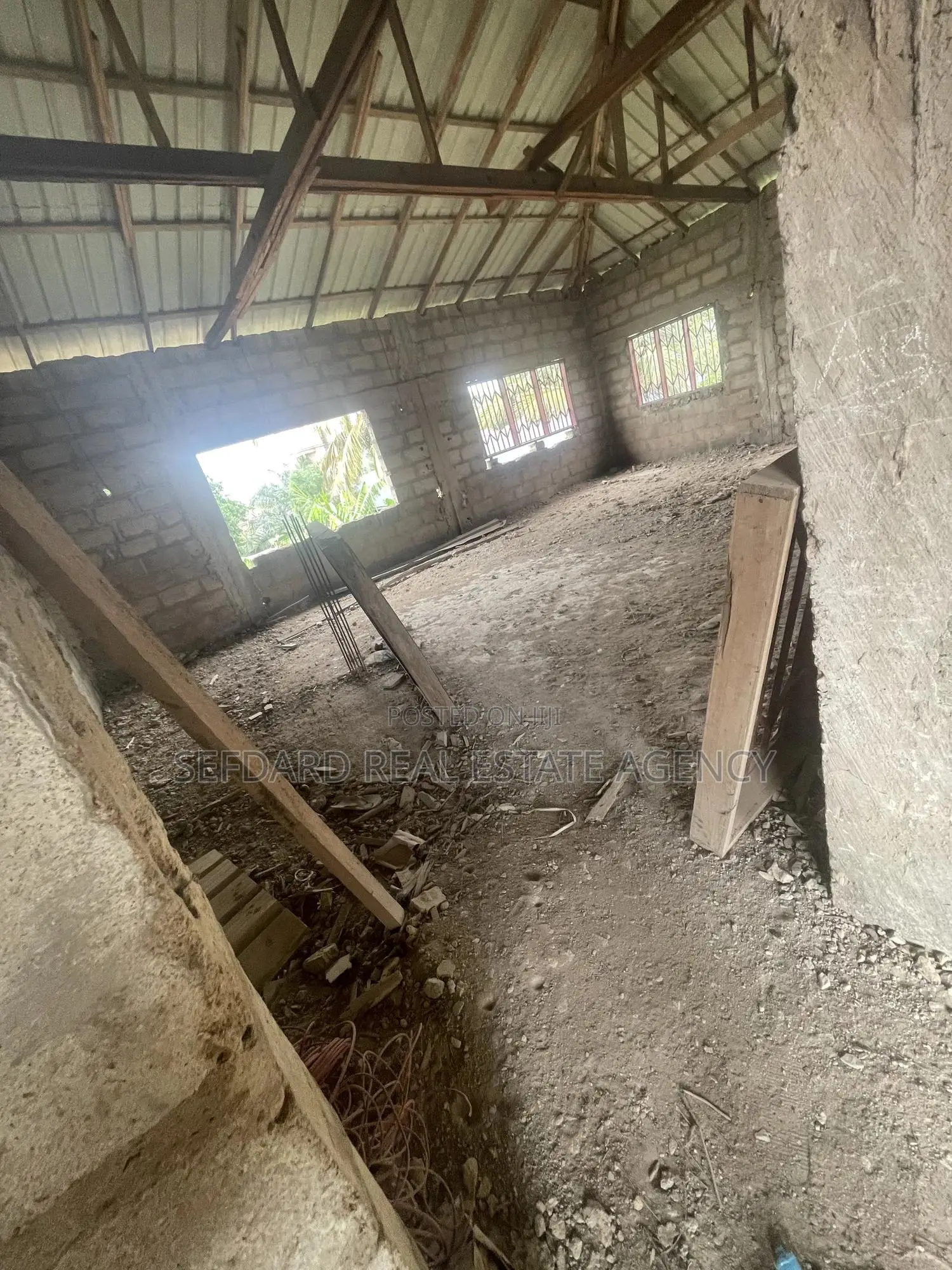 Prime School Complex on 8 Plots – Amasaman Cocobod Main Road for Sale.