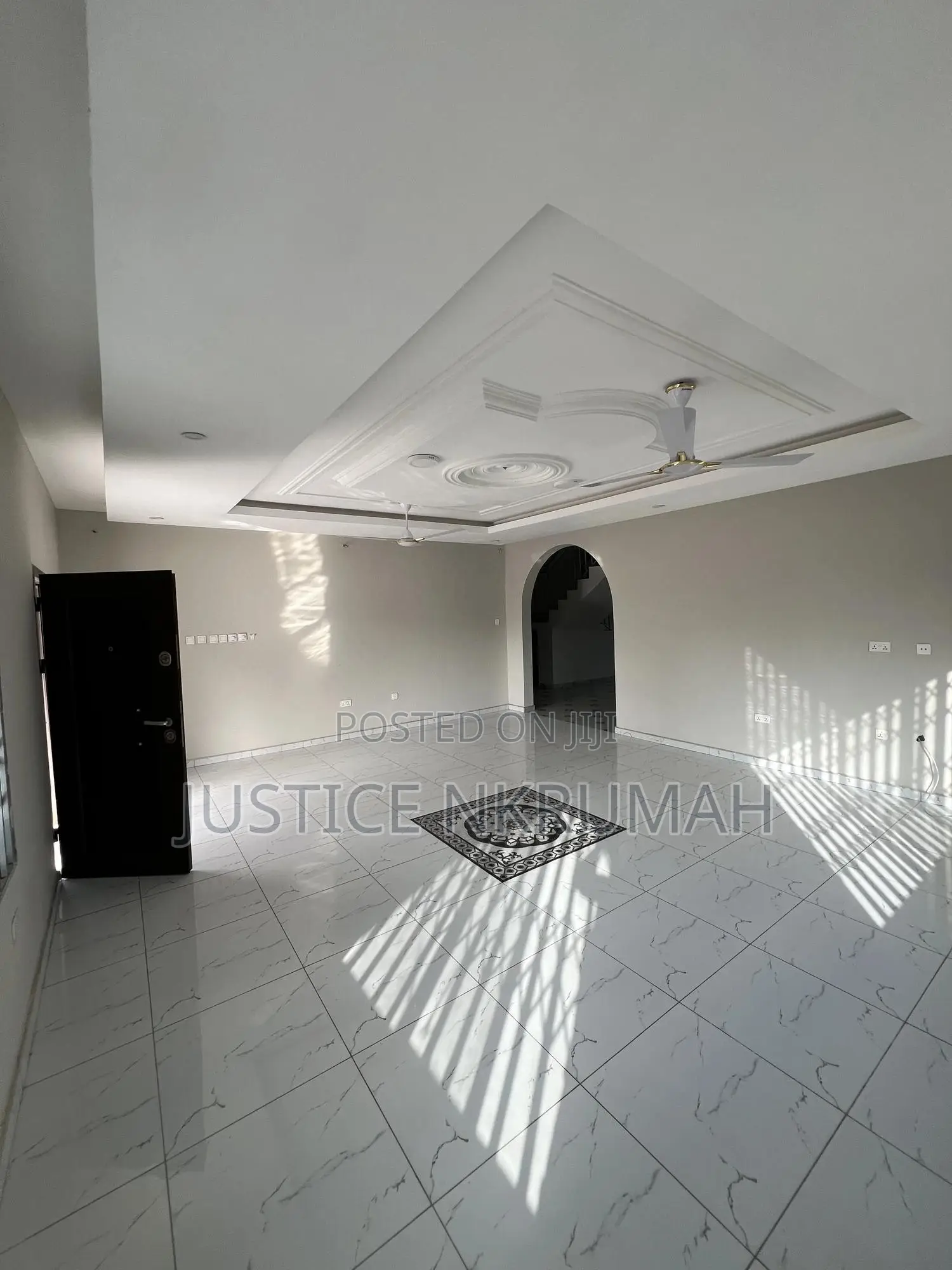 6bdrm Apartment in Mr Justice Estate, Old Barrier for rent