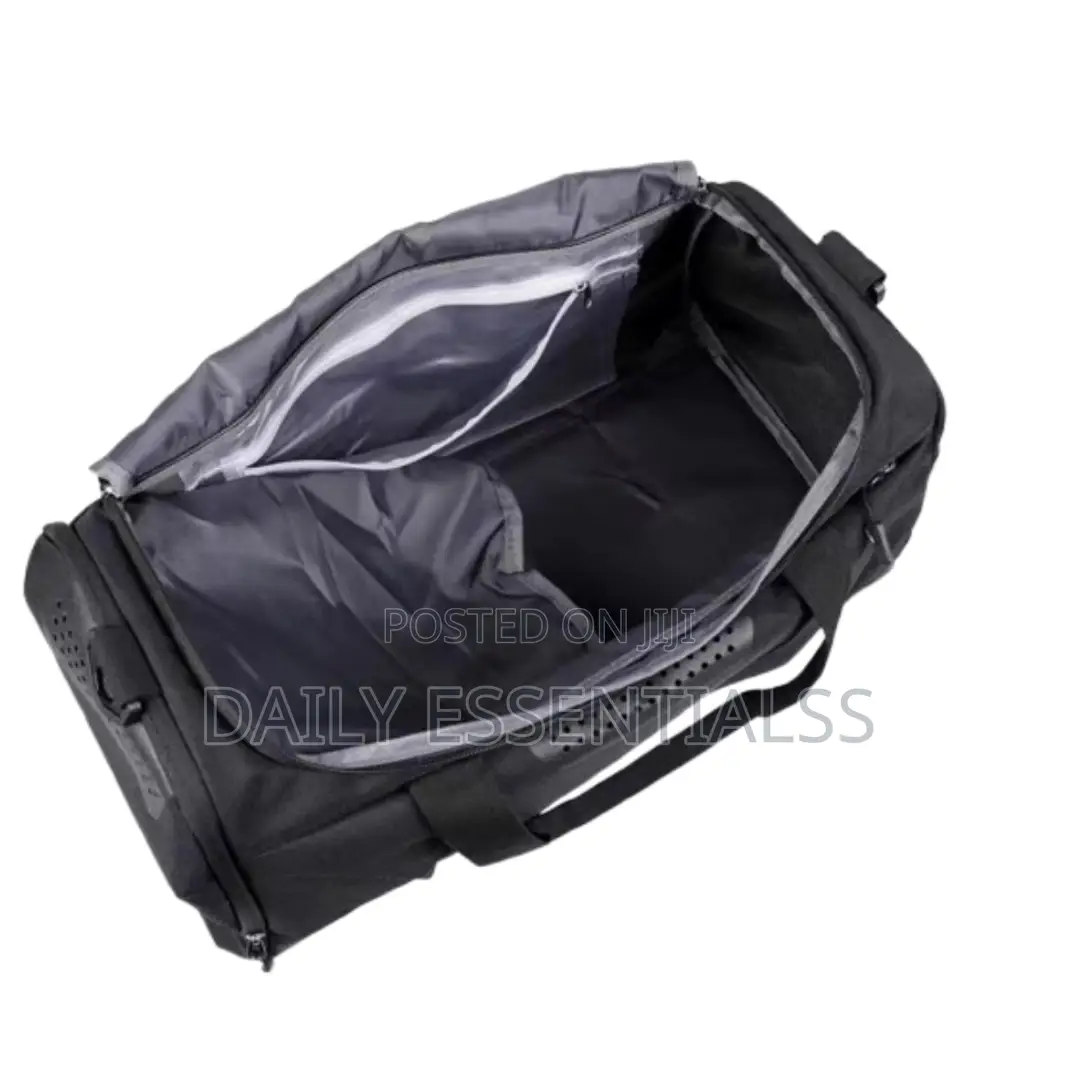 Premium Sports Duffel Bag – Waterproof Material