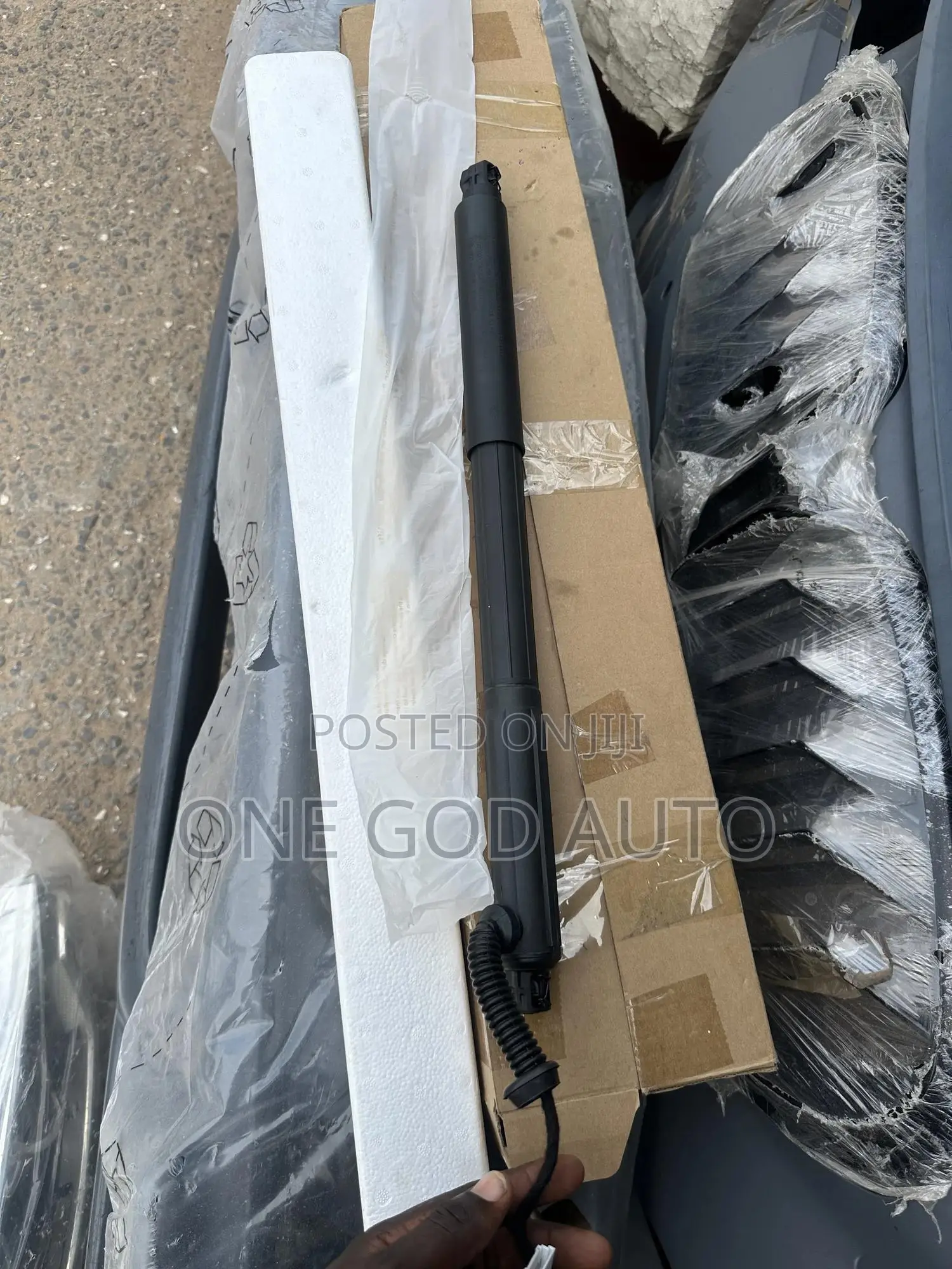BMW X6,E70, 2012,2013,2014,2015,2016,2017,2018,Electronic Boot Shocks