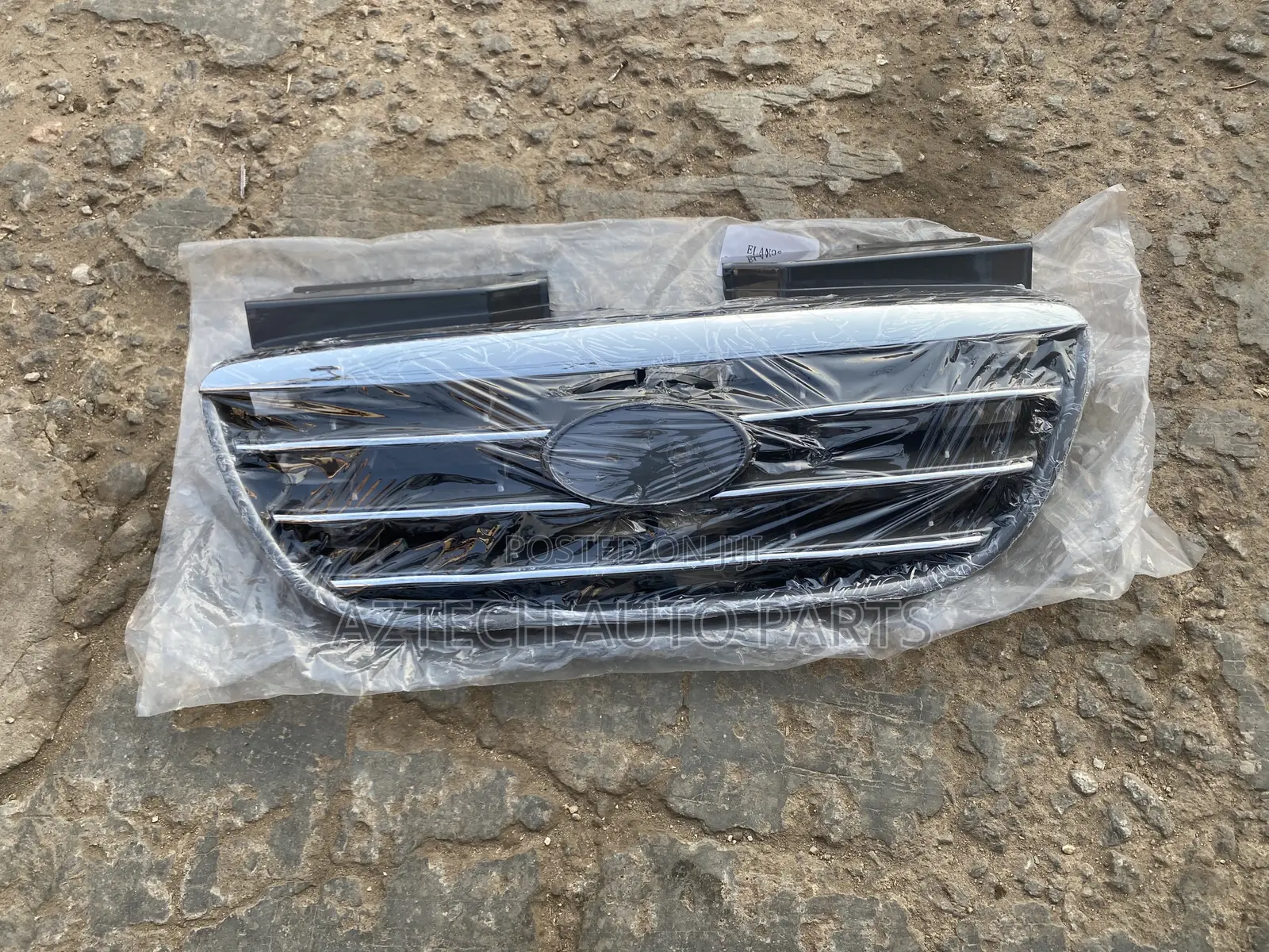 Hyundai Elantra 2007-2011 Front Grille / Top Shells