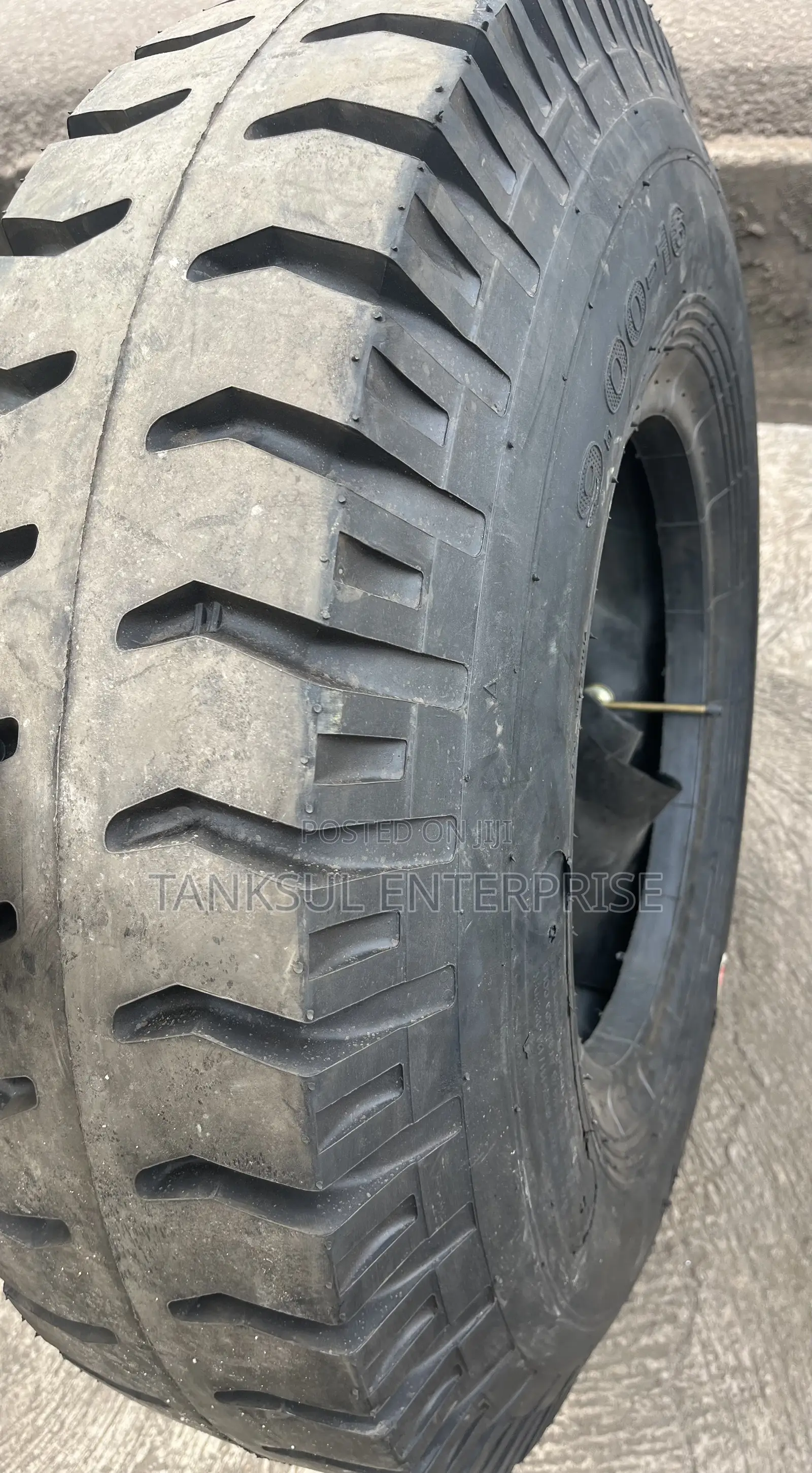 9.00 -16 VGL Tractor Tyre