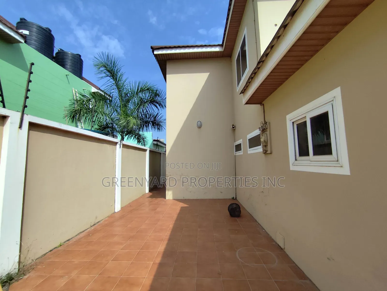 5bdrm Mansion in Trasacco, East Legon for rent