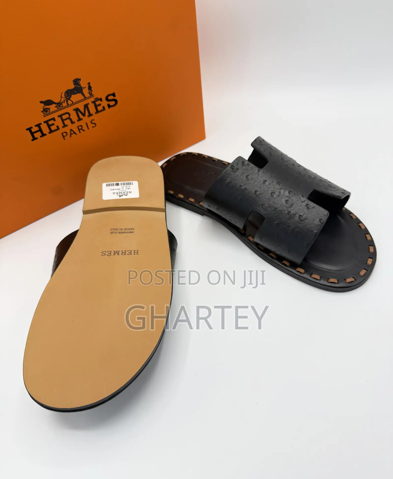 Hermès-Inspired Noir Ostrich-Embossed “H” Slides – Black