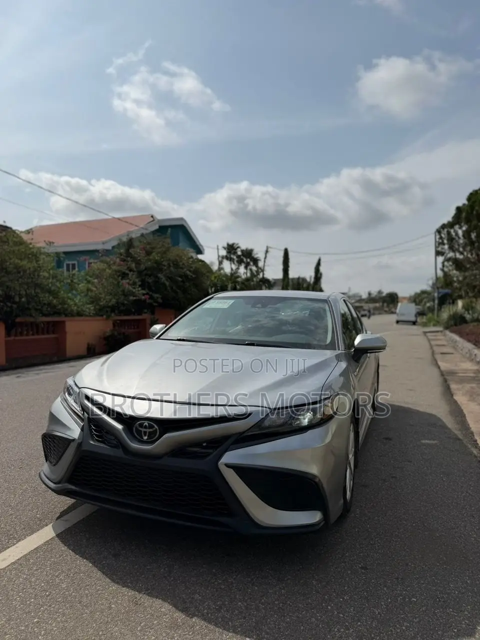 Toyota Camry SE 2023 Silver