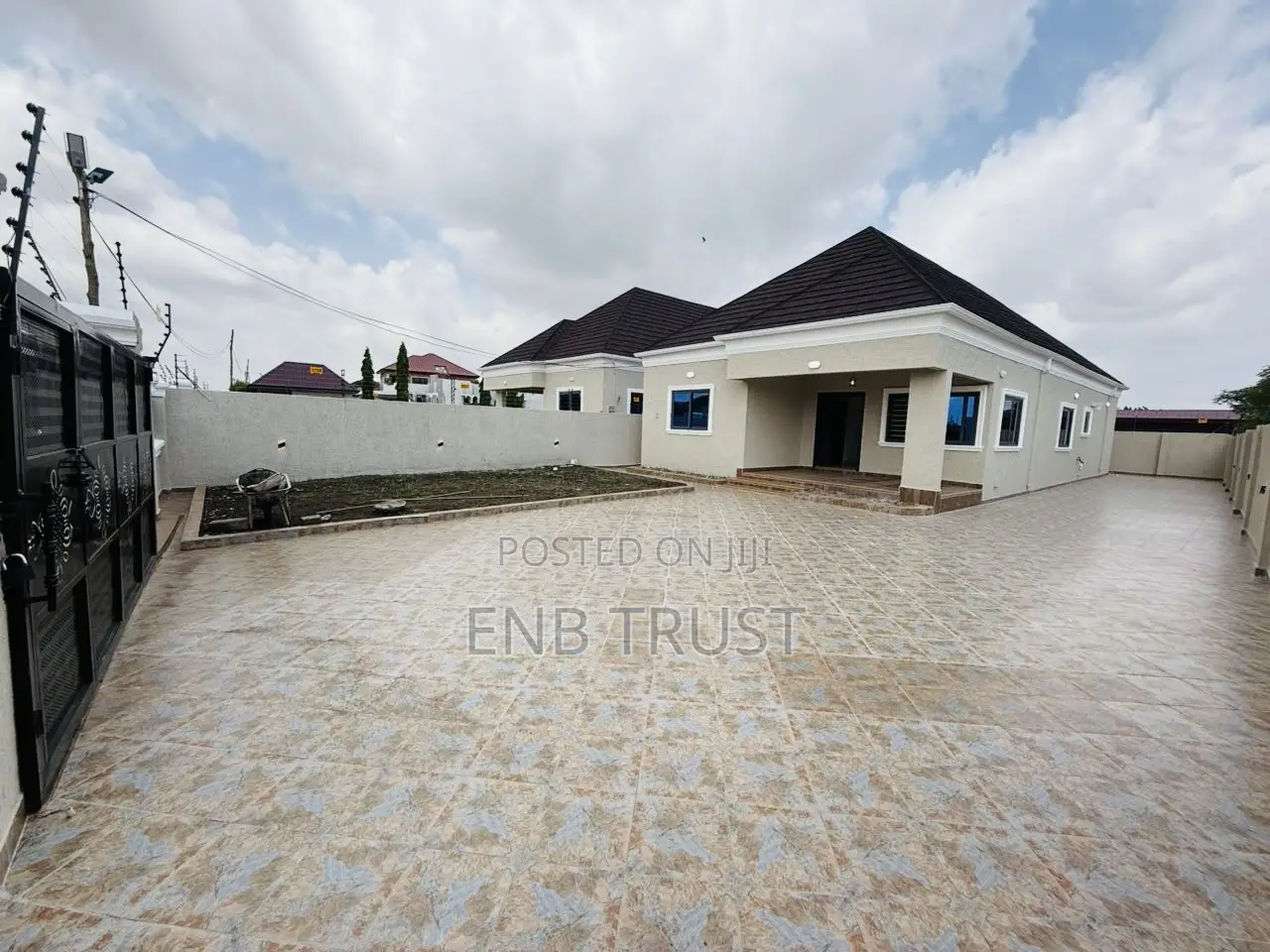 3bdrm House in Ablekuma, Manhean for sale