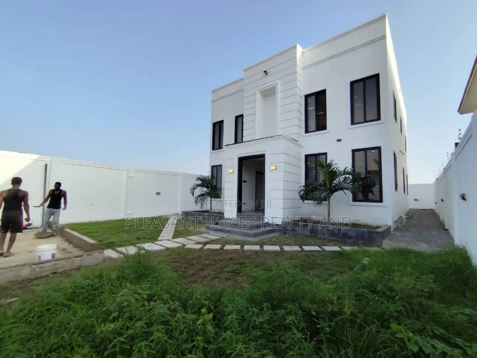 4bdrm Duplex in Pleasantplaces, East Legon for sale