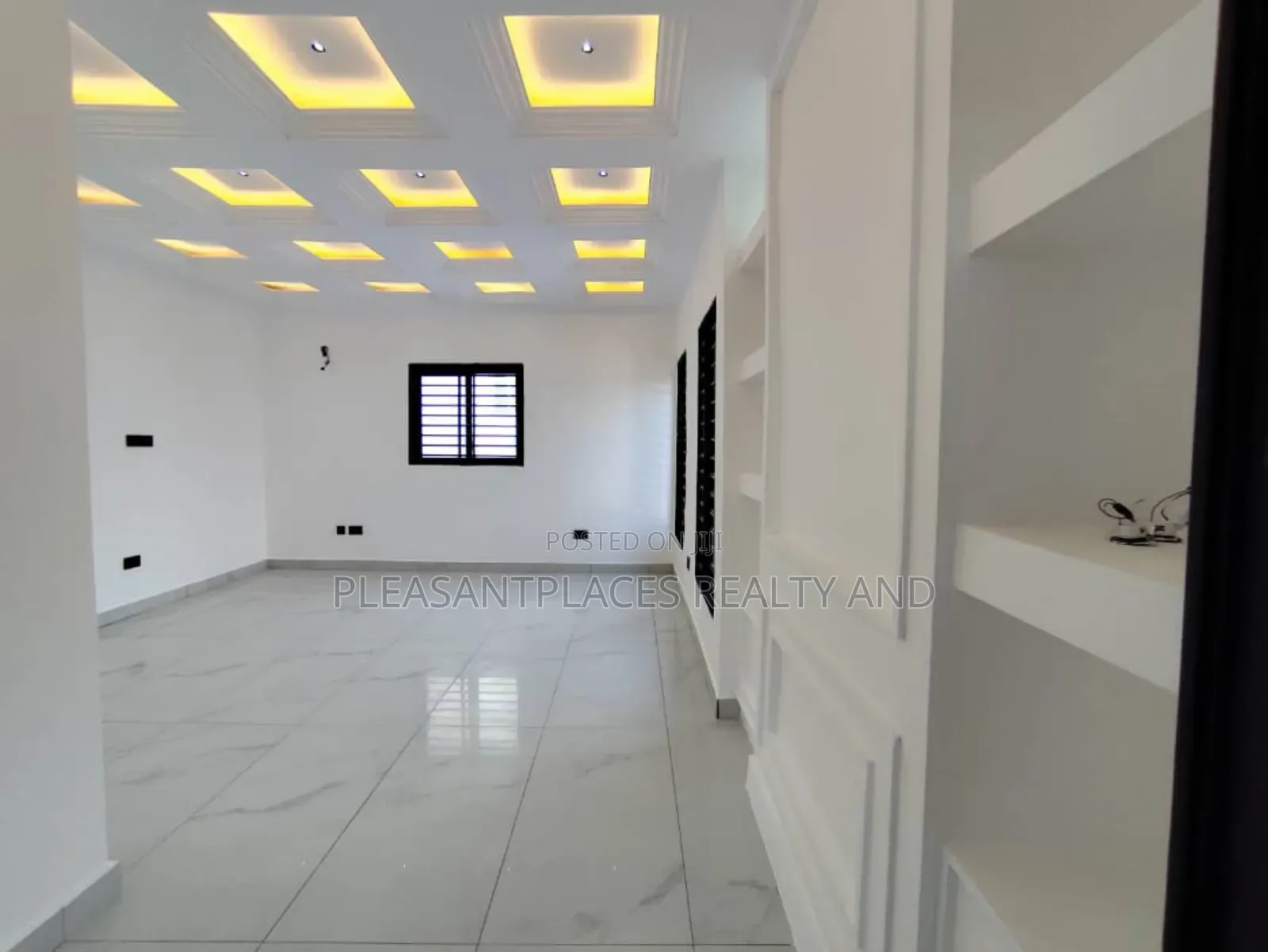 4bdrm Duplex in Pleasantplaces, East Legon for sale