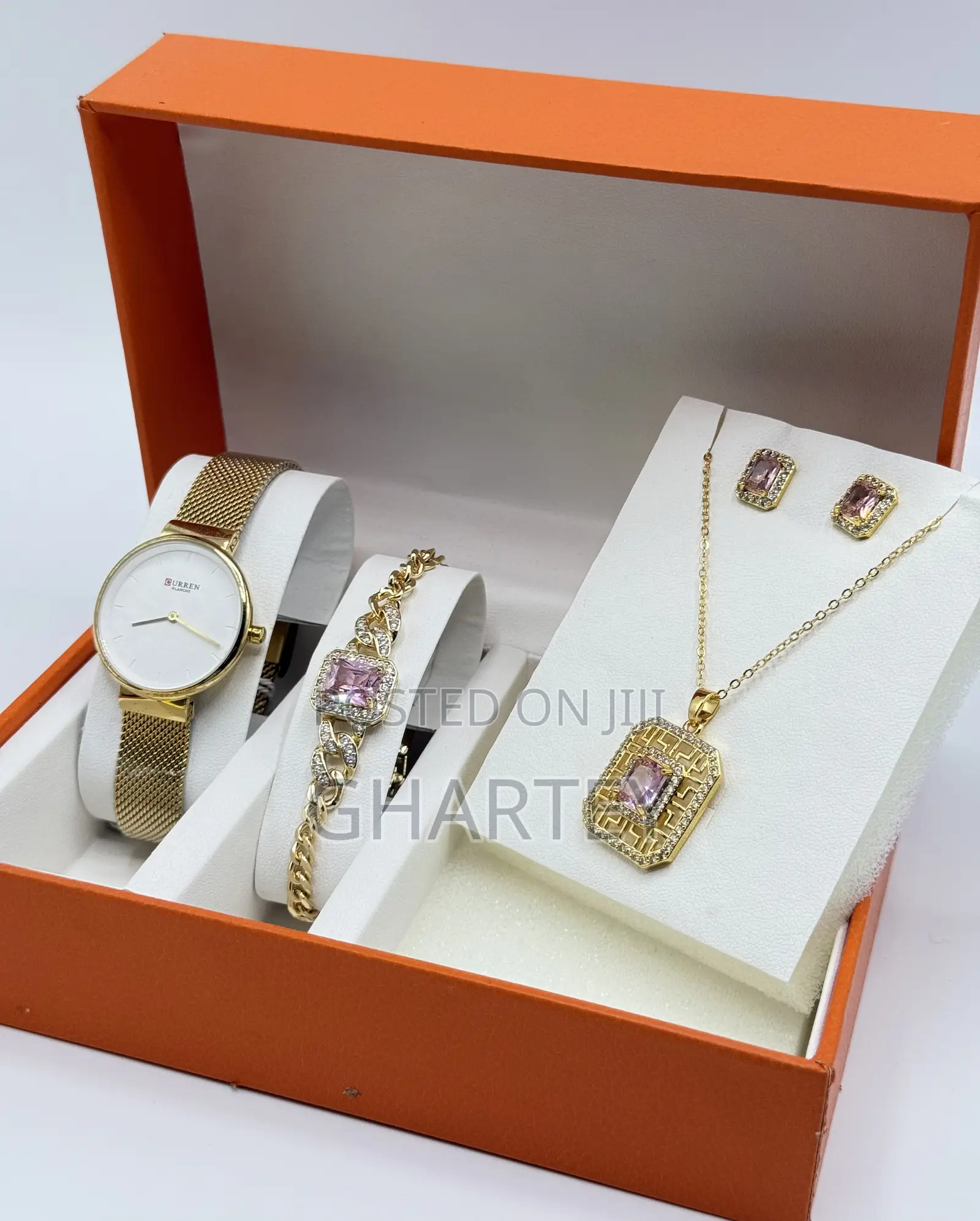 Luxury Ladies 4 Pieces Set A Perfect Gift Option For Her.