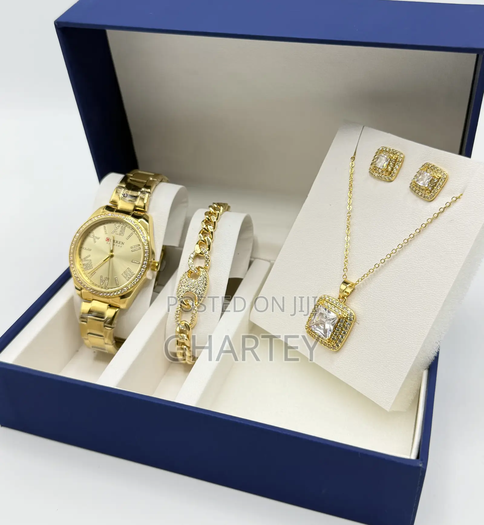 Luxury Ladies 4 Pieces Set A Perfect Gift Option For Her.