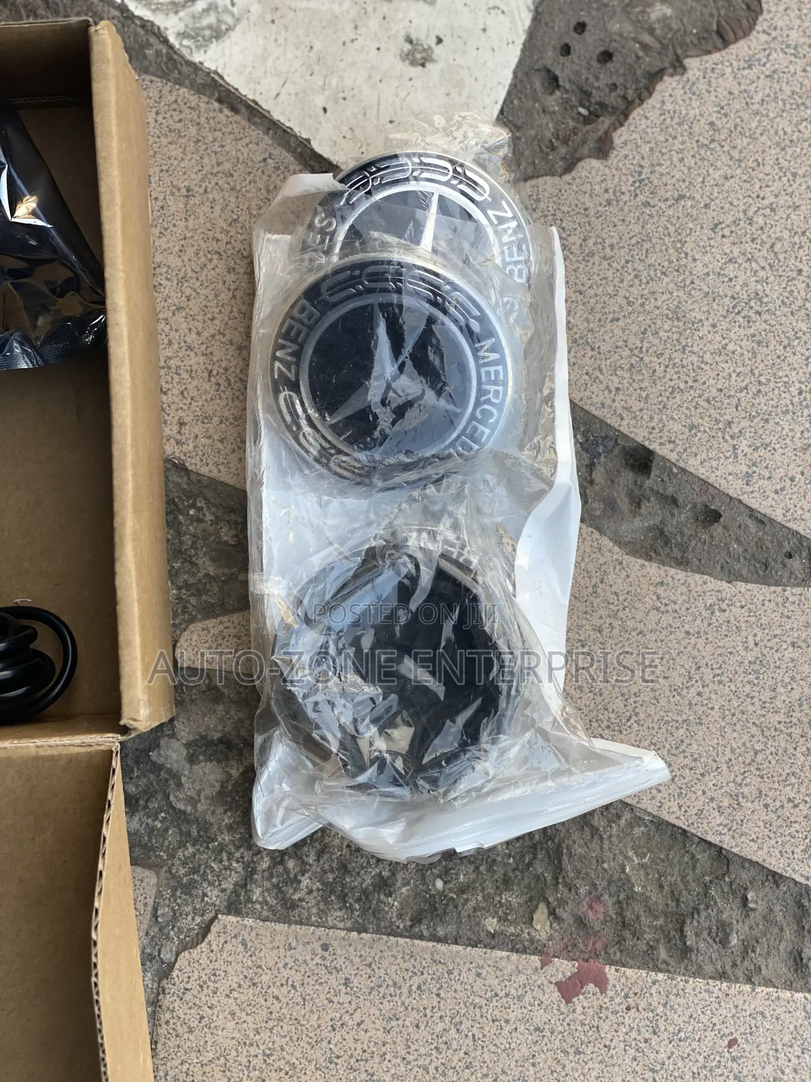 Mercedes Benz W204 C250 C300 Wheel Cup Set