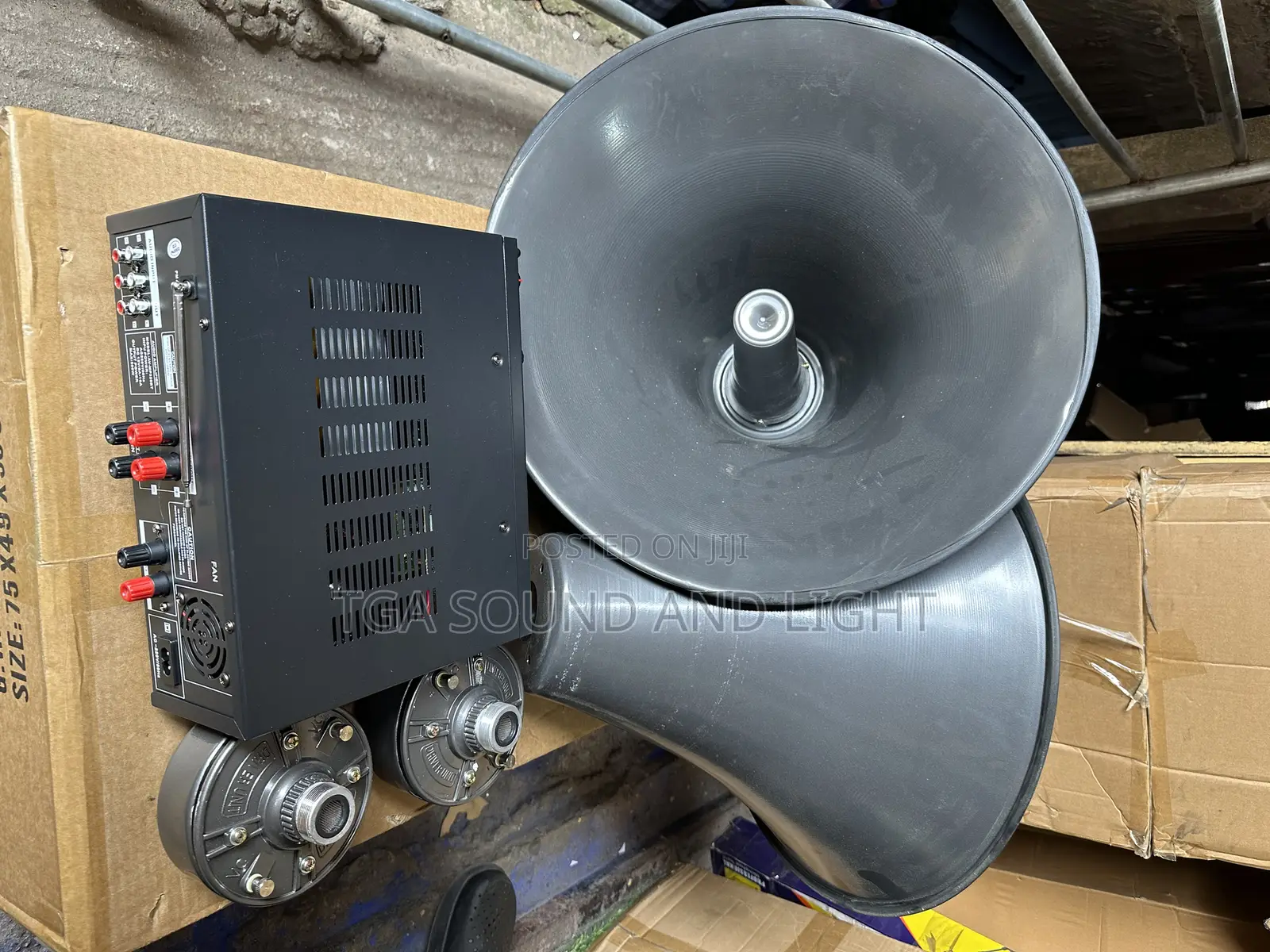 Reflex Horn Speaker And Amplifier Set