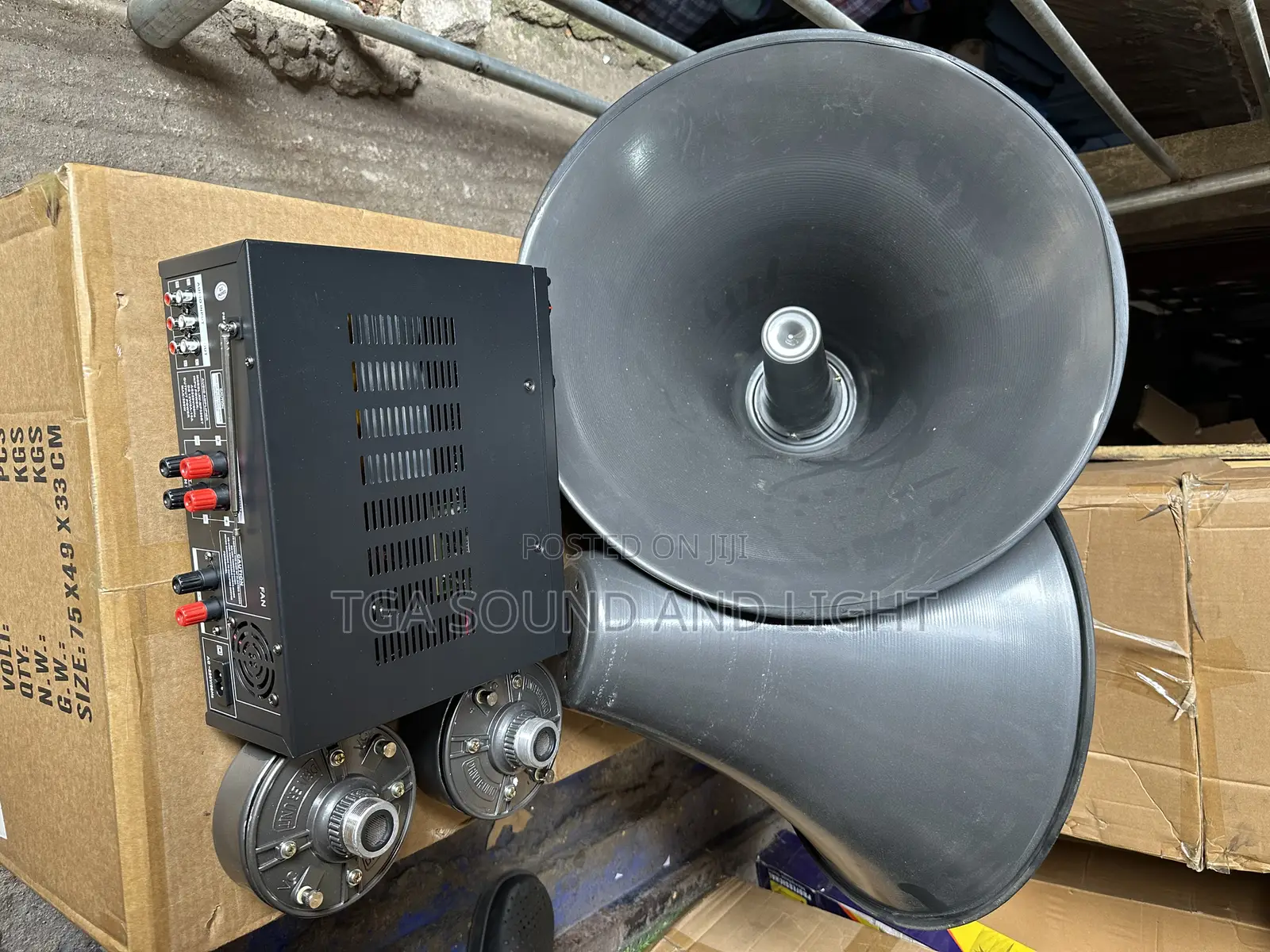 Reflex Horn Speaker And Amplifier Set