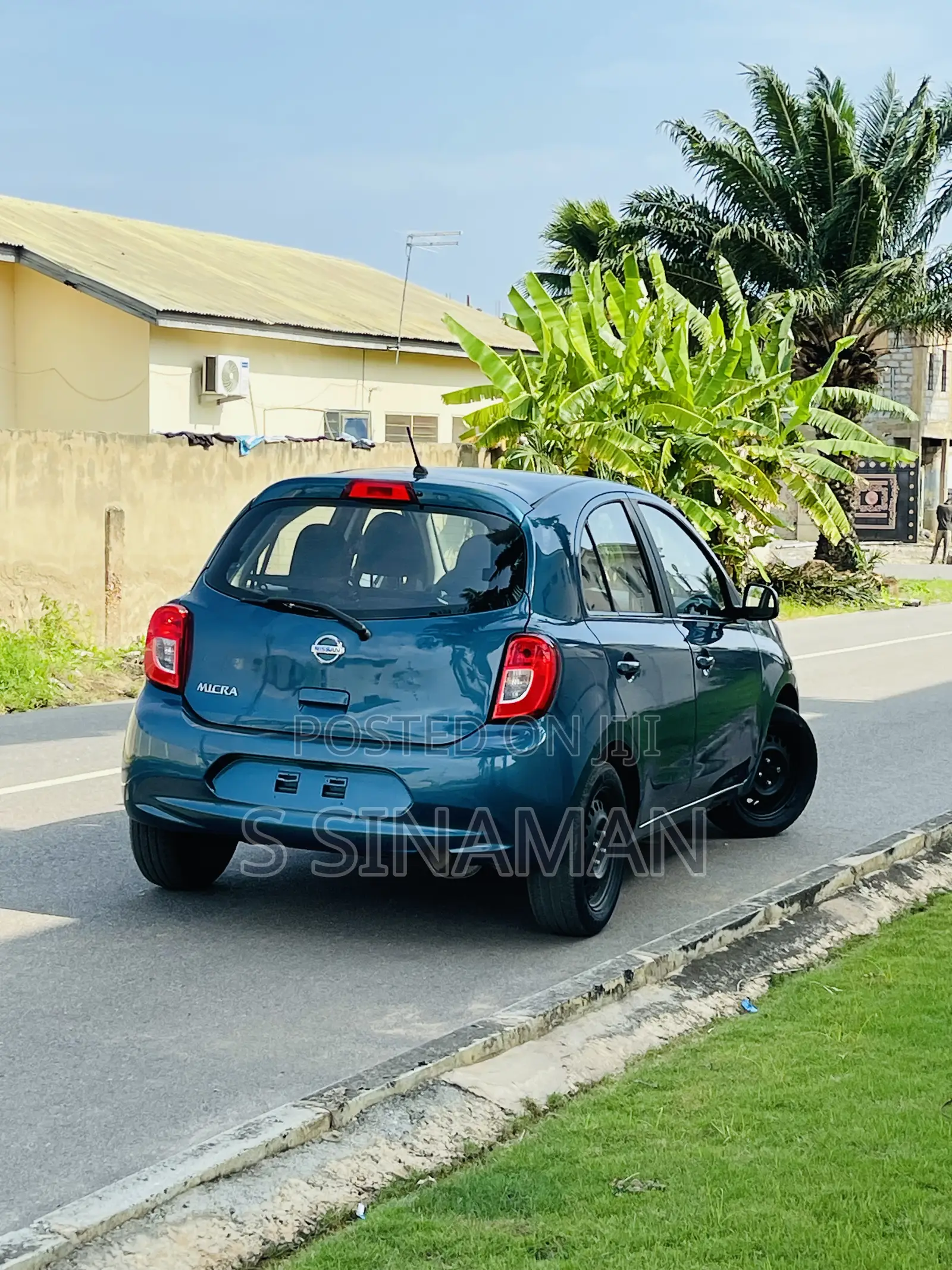 Nissan Micra 2017 Blue