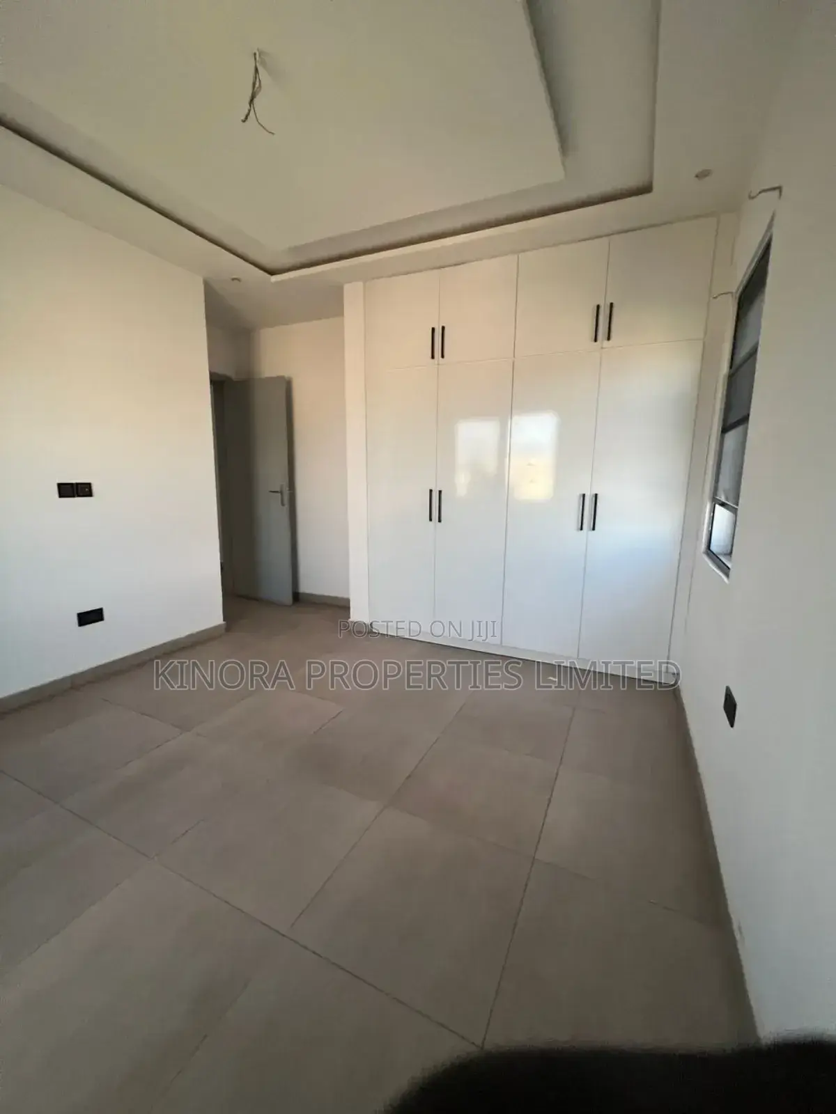 5bdrm Duplex in East Airport for rent