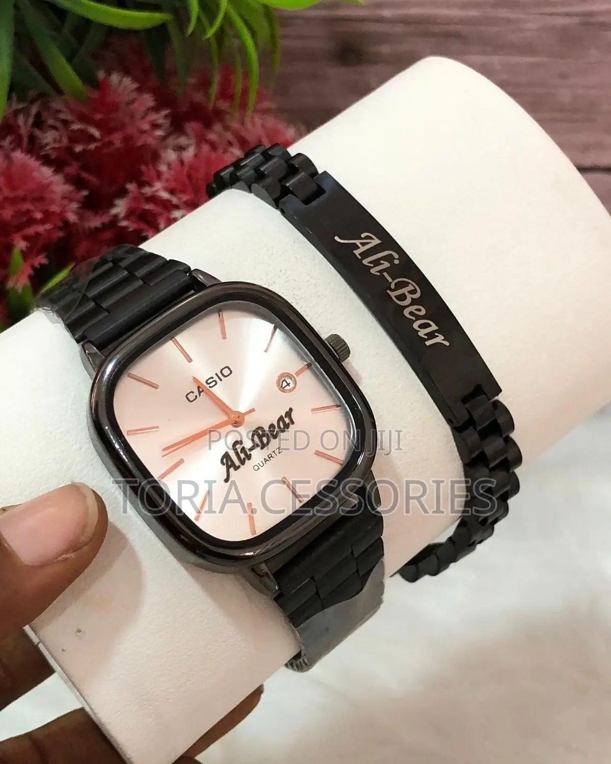 Customized Watch and Bracelet Set for Unisex