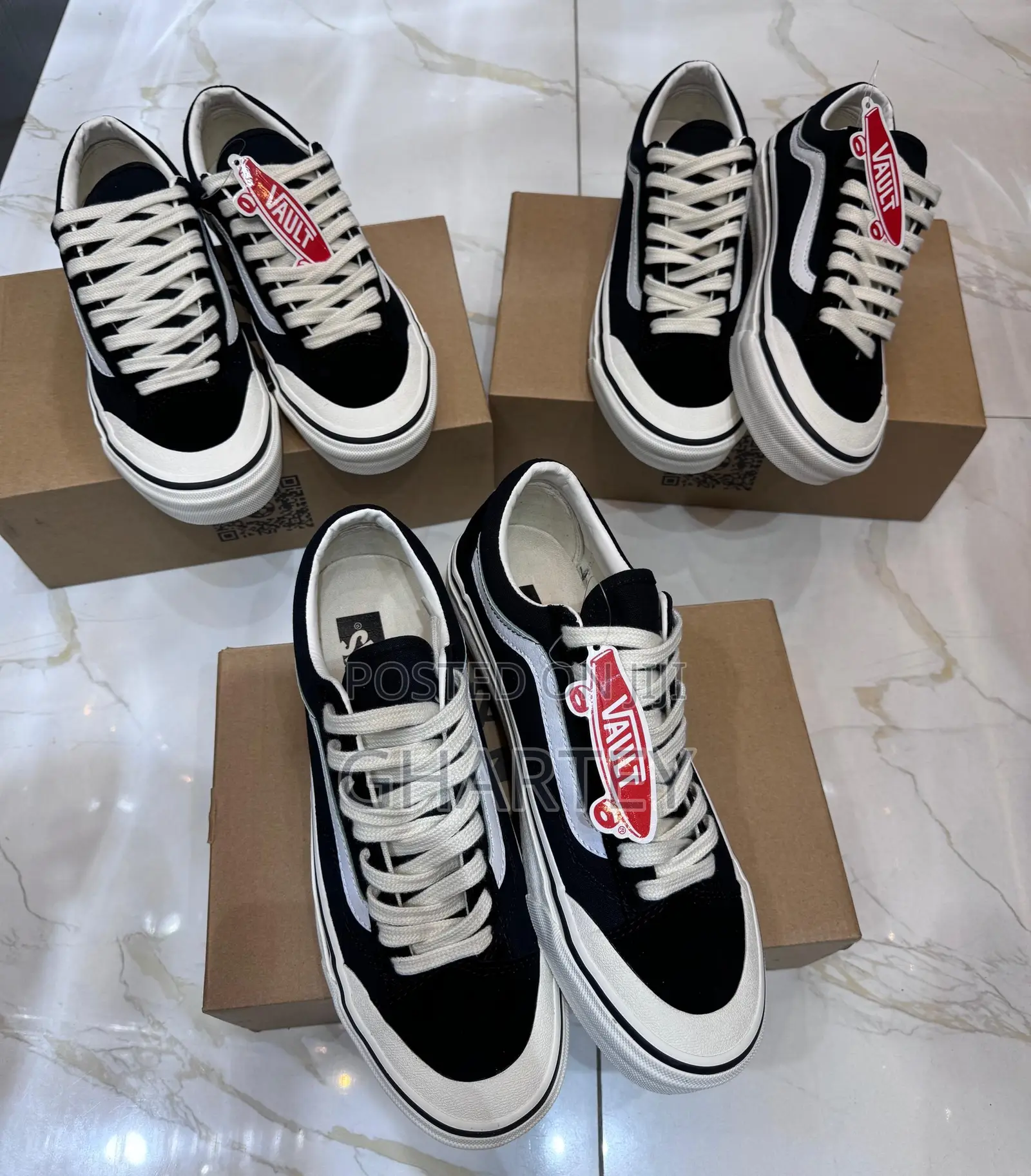 Vans Old Skool Low-Top Sneakers – Classic Black White