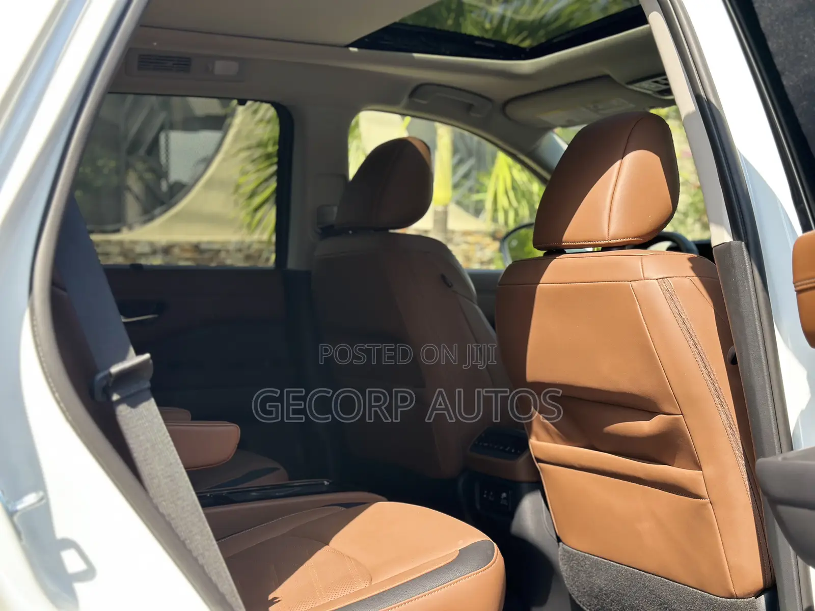 Nissan Pathfinder Platinum 2024 White