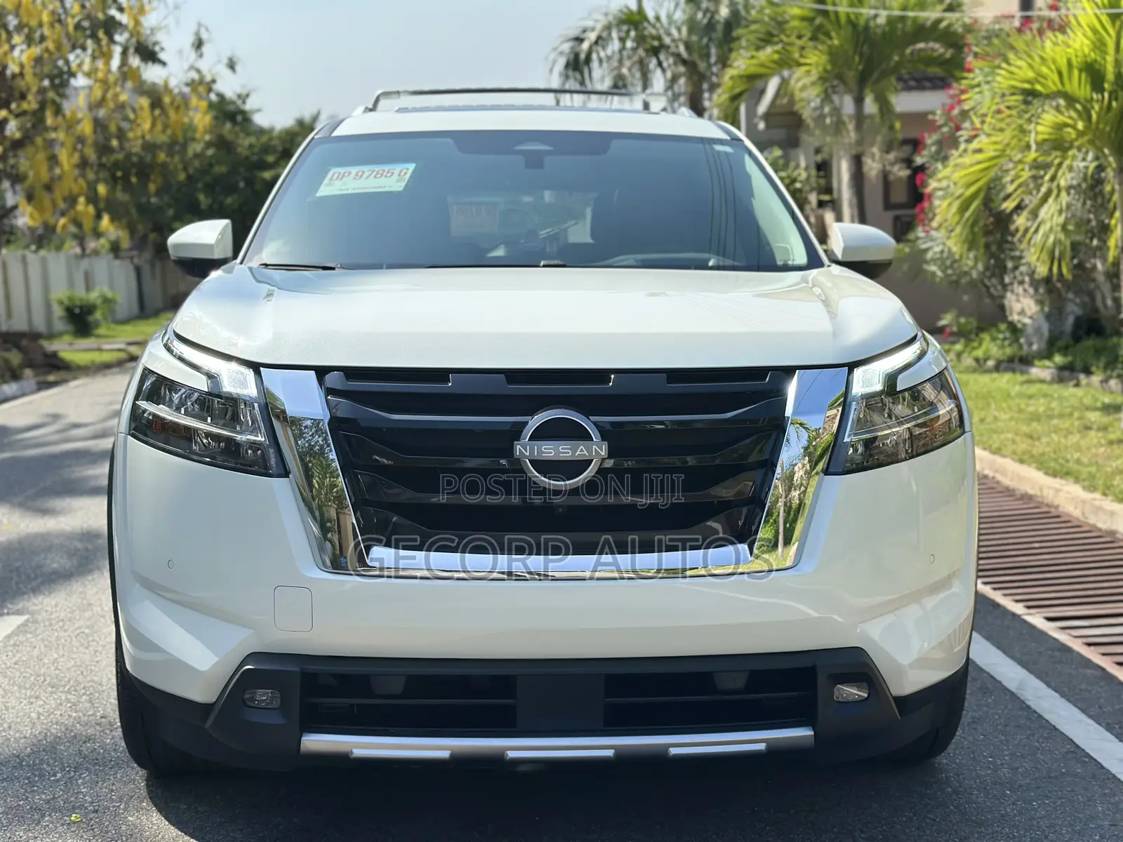 Nissan Pathfinder Platinum 2024 White