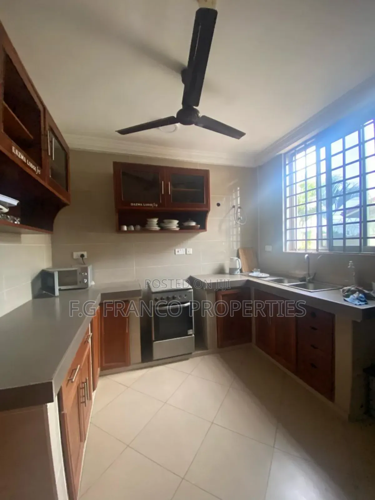 Furnished 7bdrm House in Kg Franco Properties, Spintex for rent
