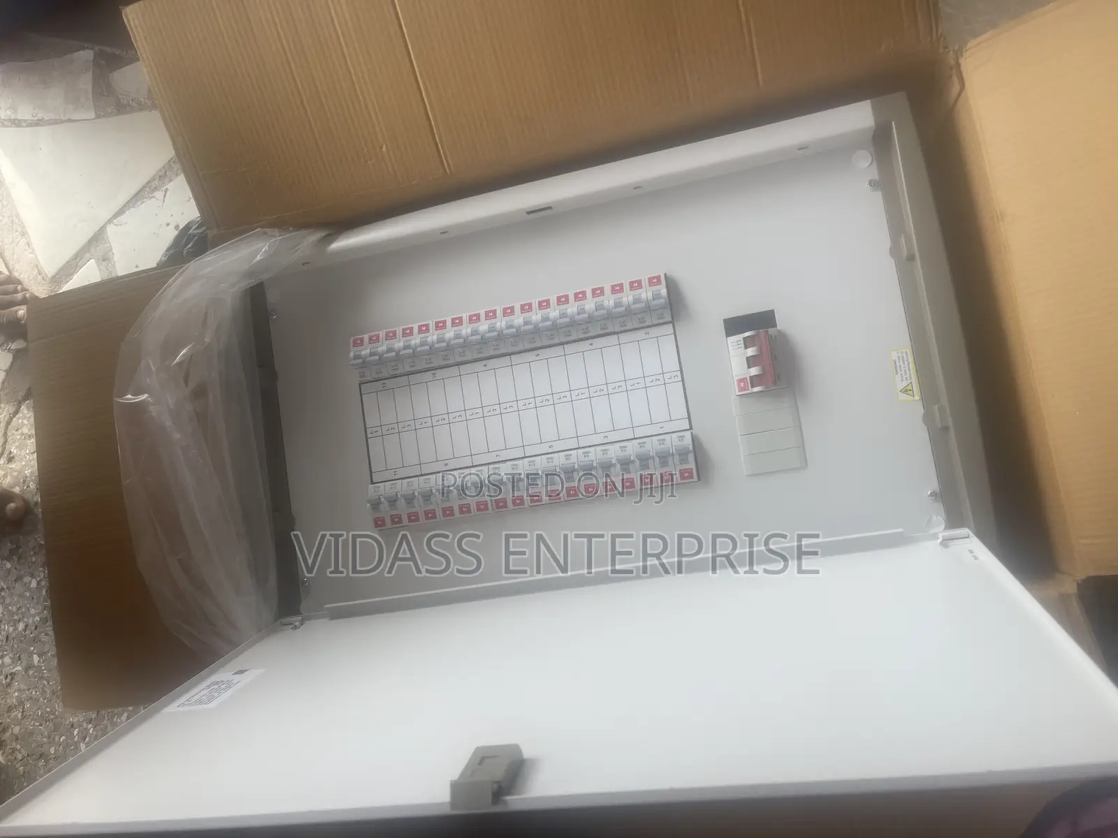 12 Way 3phase Main Switch
