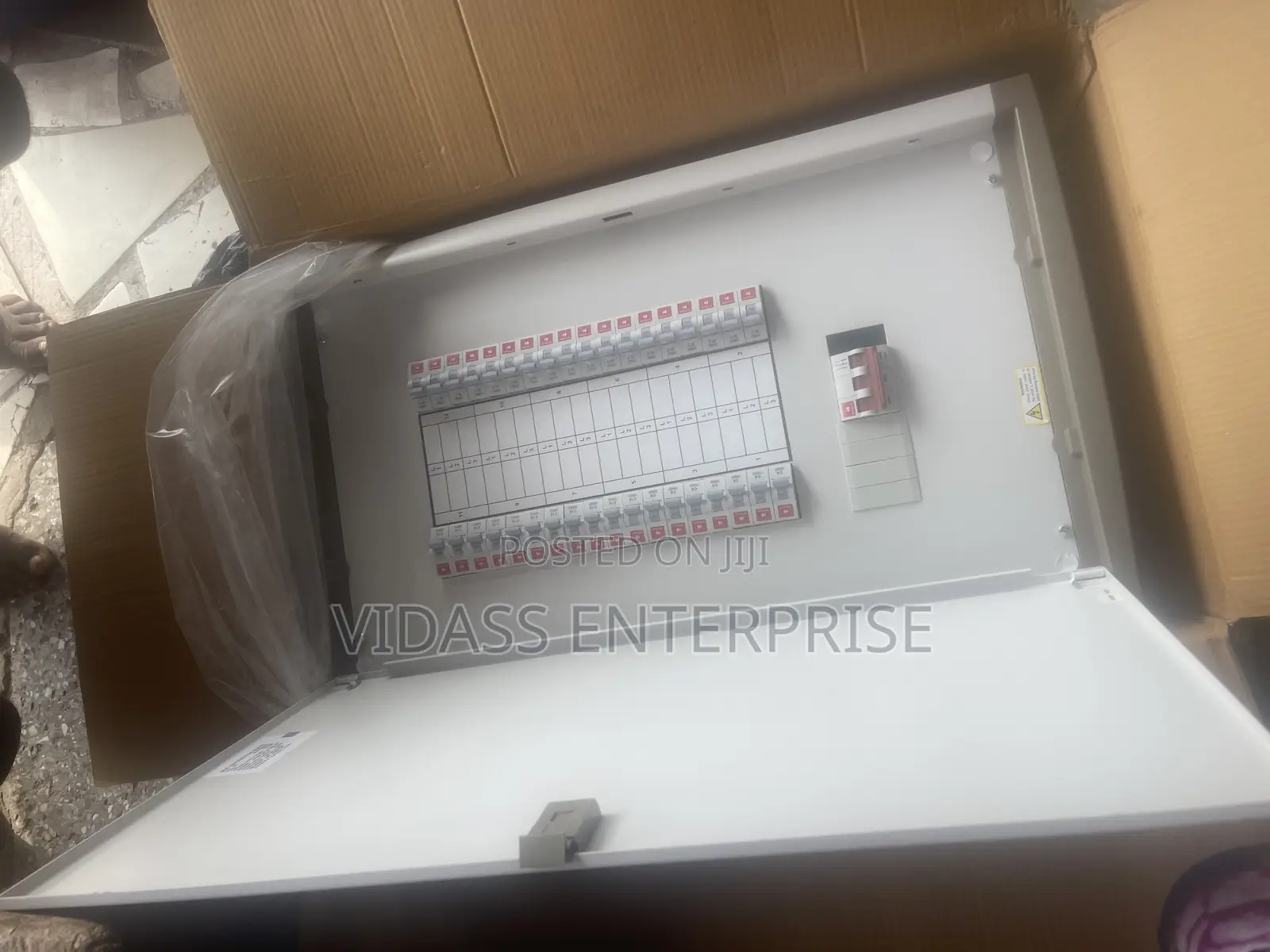 12 Way 3phase Main Switch