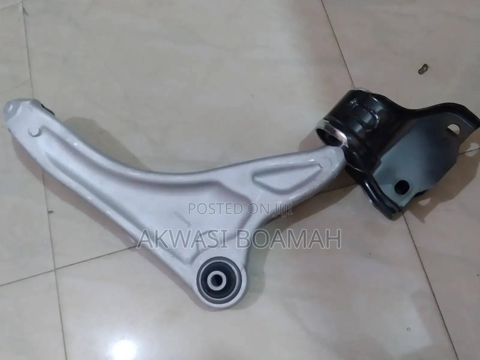 Range Rover Evouge 2018/ 20 Lower Arm Control  Pair