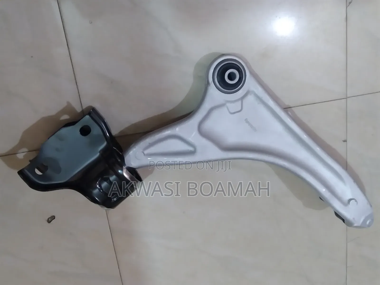 Range Rover Evouge 2018/ 20 Lower Arm Control  Pair