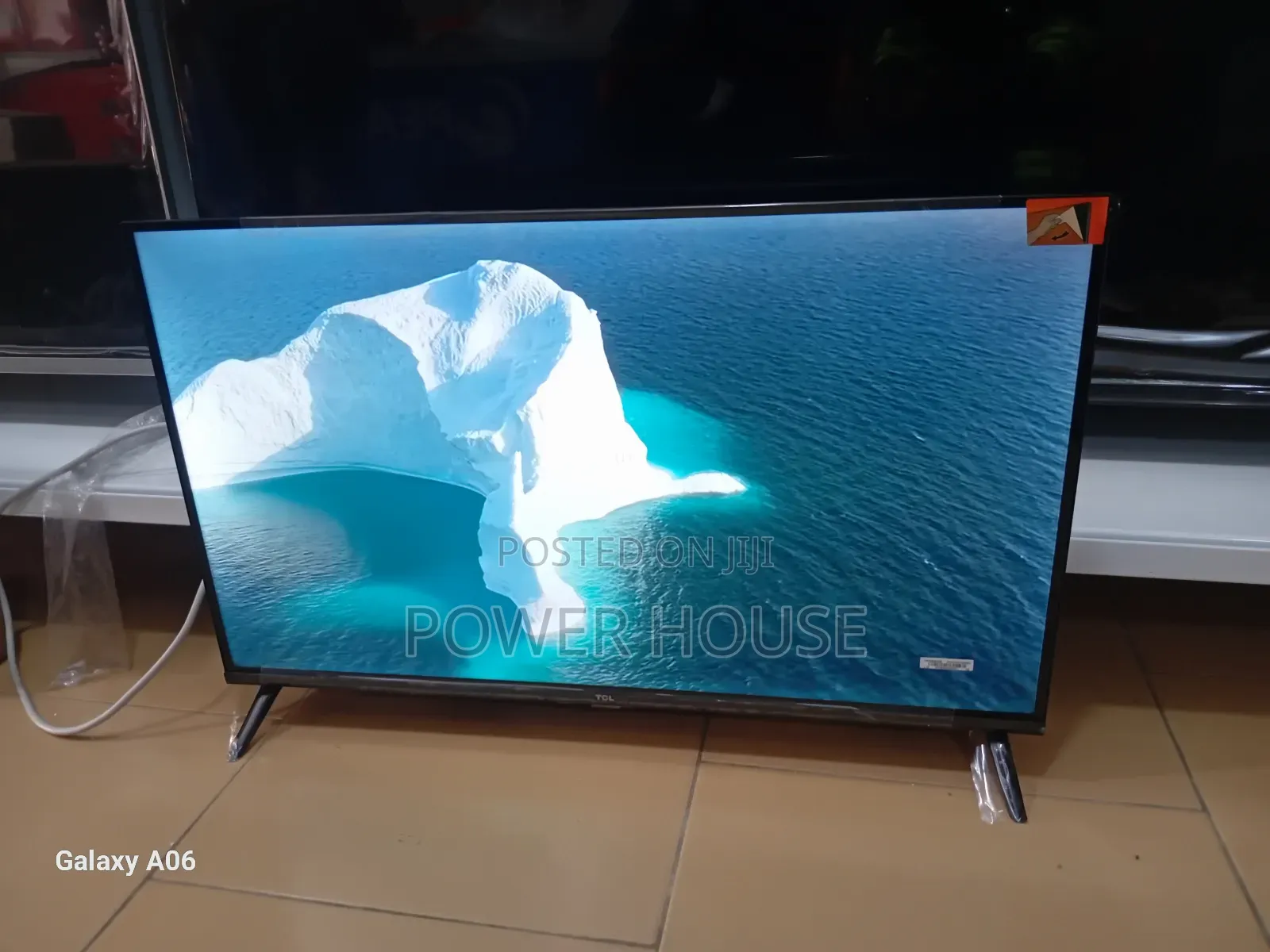 TCL 32" Smart Screen – High Definition