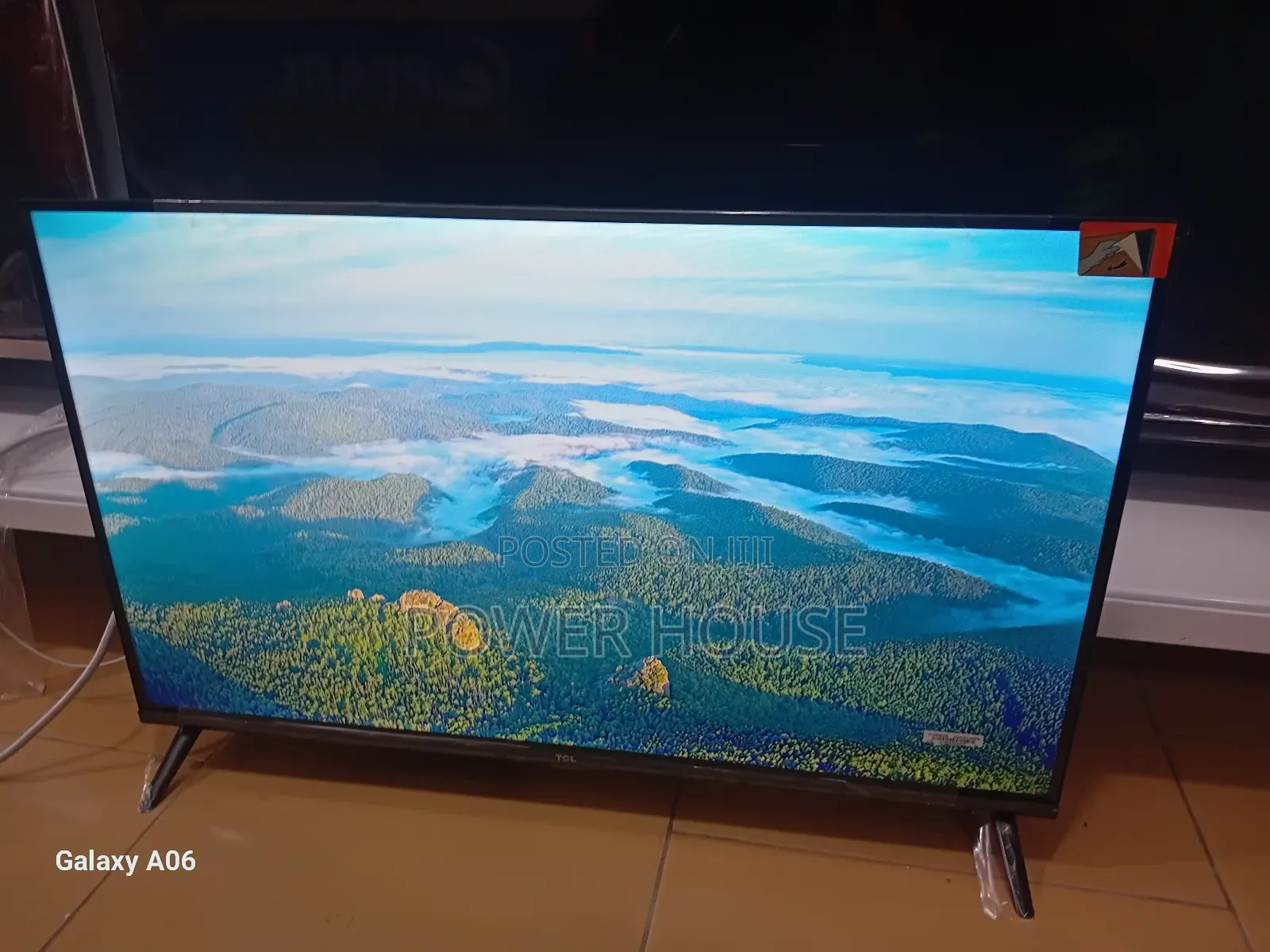 TCL 32" Led Screen – Bright Vivid