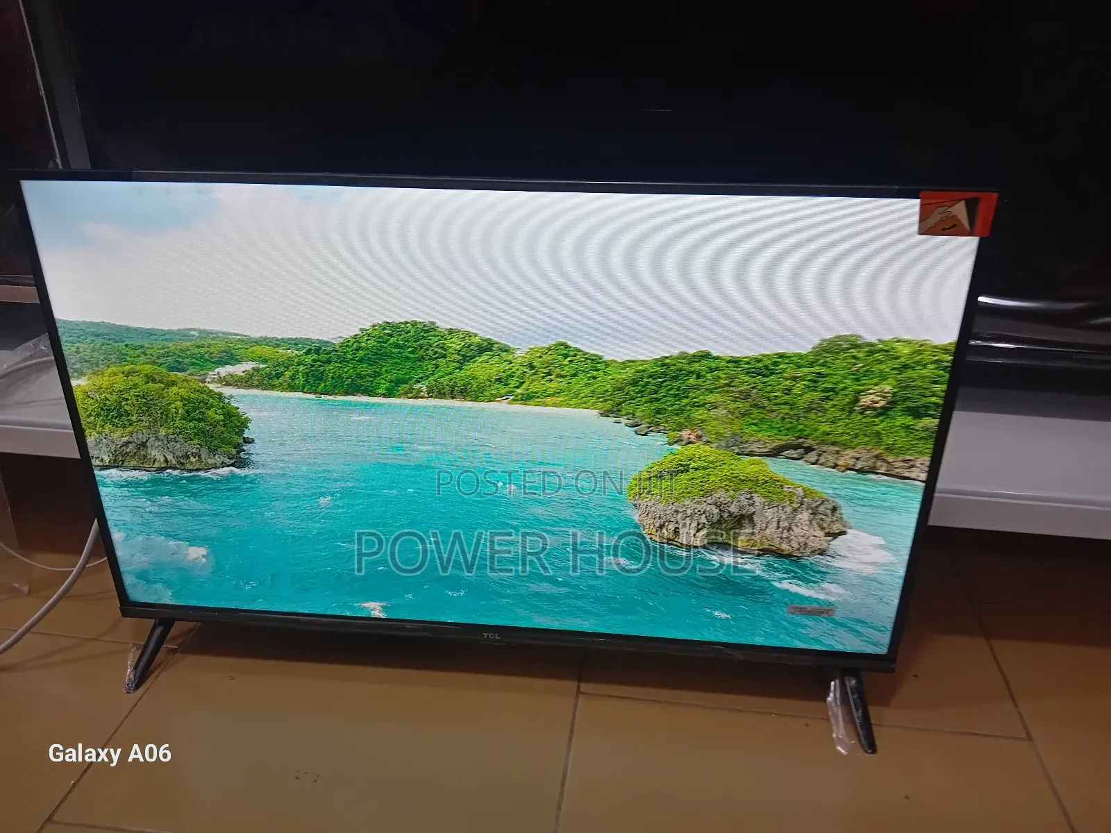 TCL 32" Led Screen – Bright Vivid