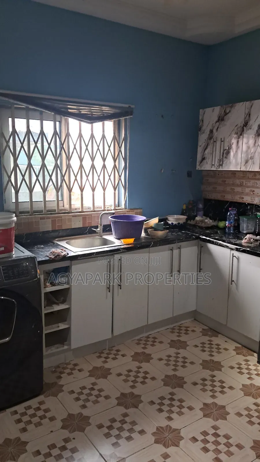 4bdrm Maisonette in Achiaman, Amasaman for sale
