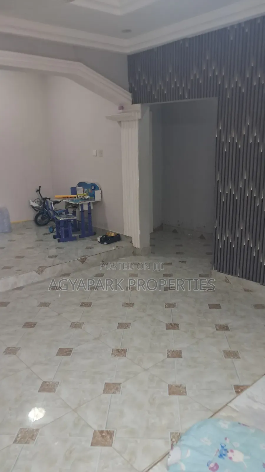 4bdrm Maisonette in Achiaman, Amasaman for sale