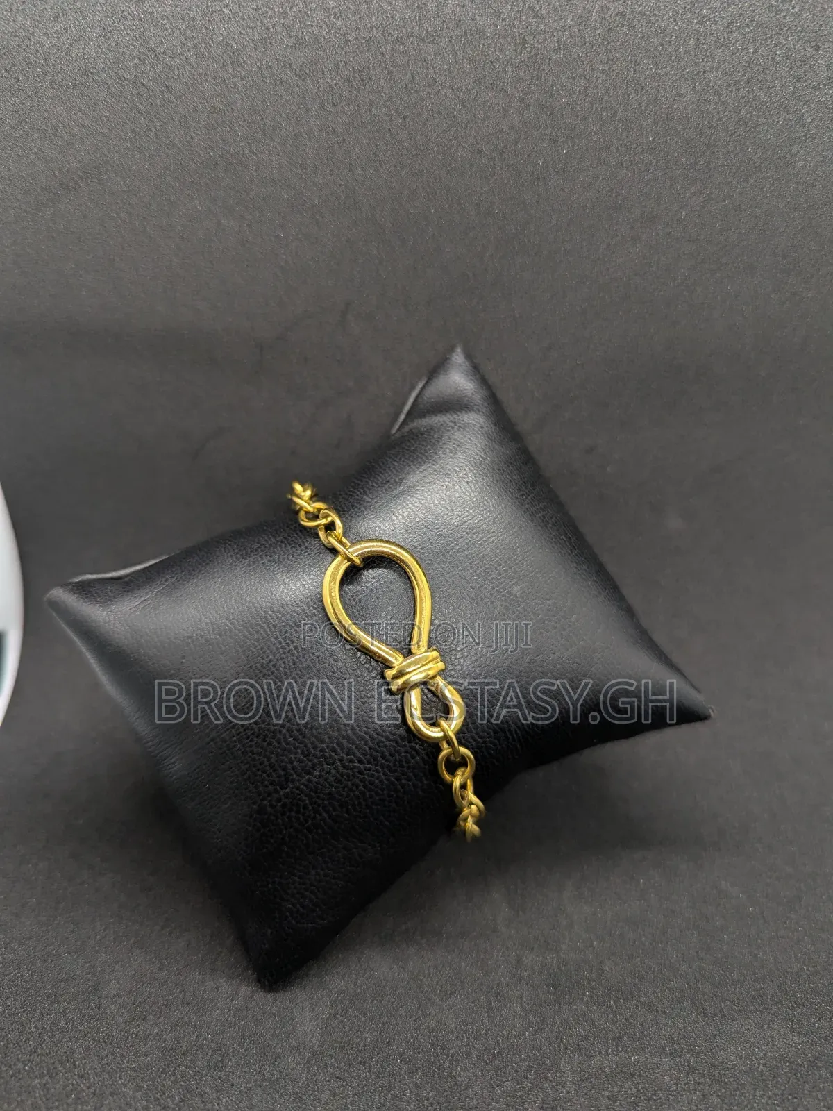 Knot Style Ladies Bracelet