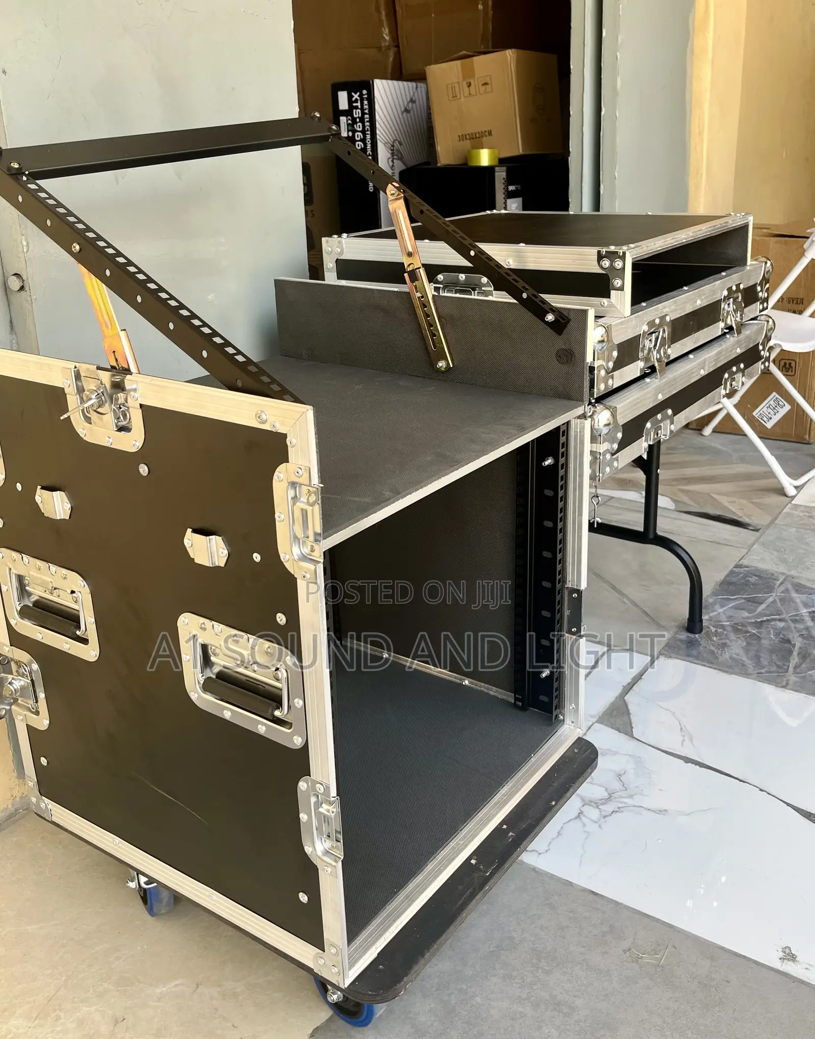 Dj Amplifier Rack 12u- Silver