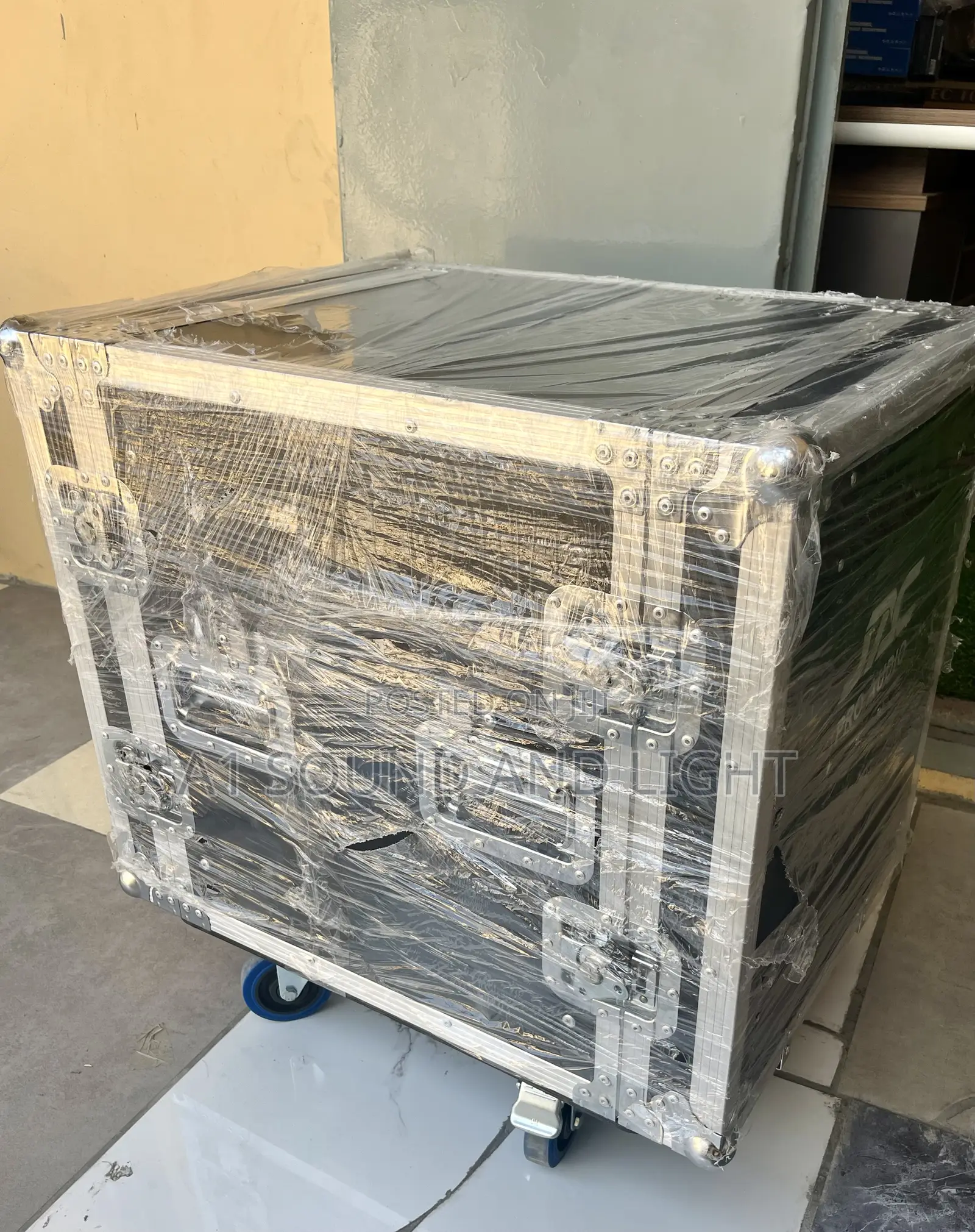 Dj Amplifier Rack 12u- Silver