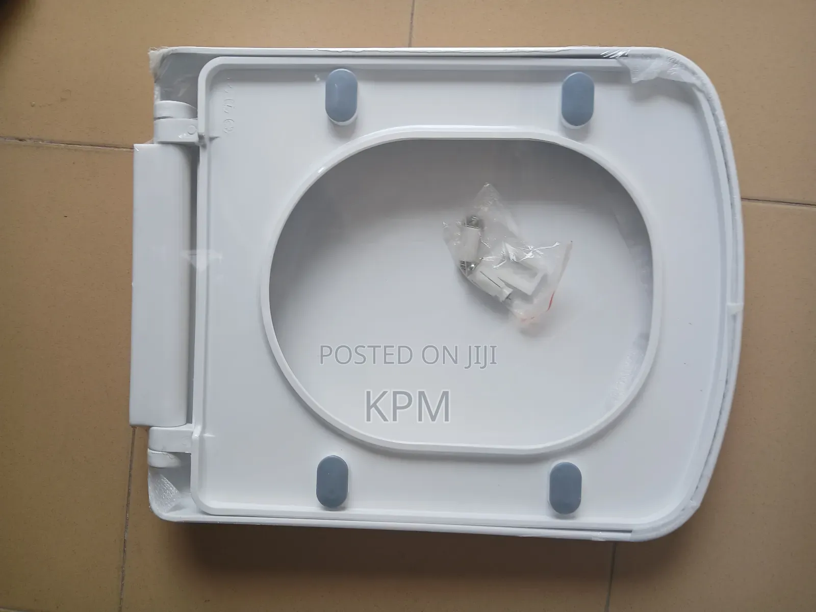 Sqaure Befitting Toilet Seat Cover